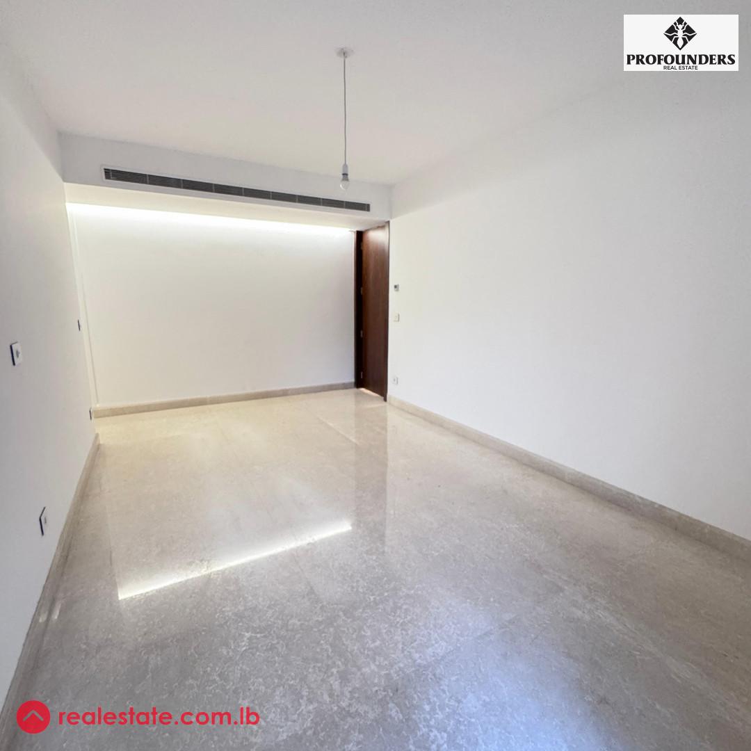 Luxury-End | View |Easy Access | Shared Gym