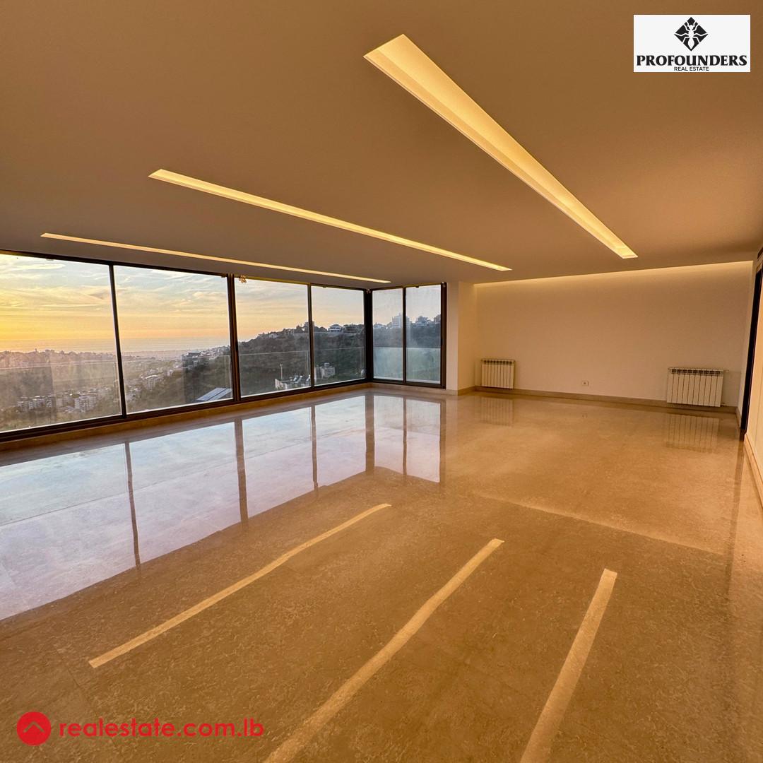 Luxury-End | View |Easy Access | Shared Gym