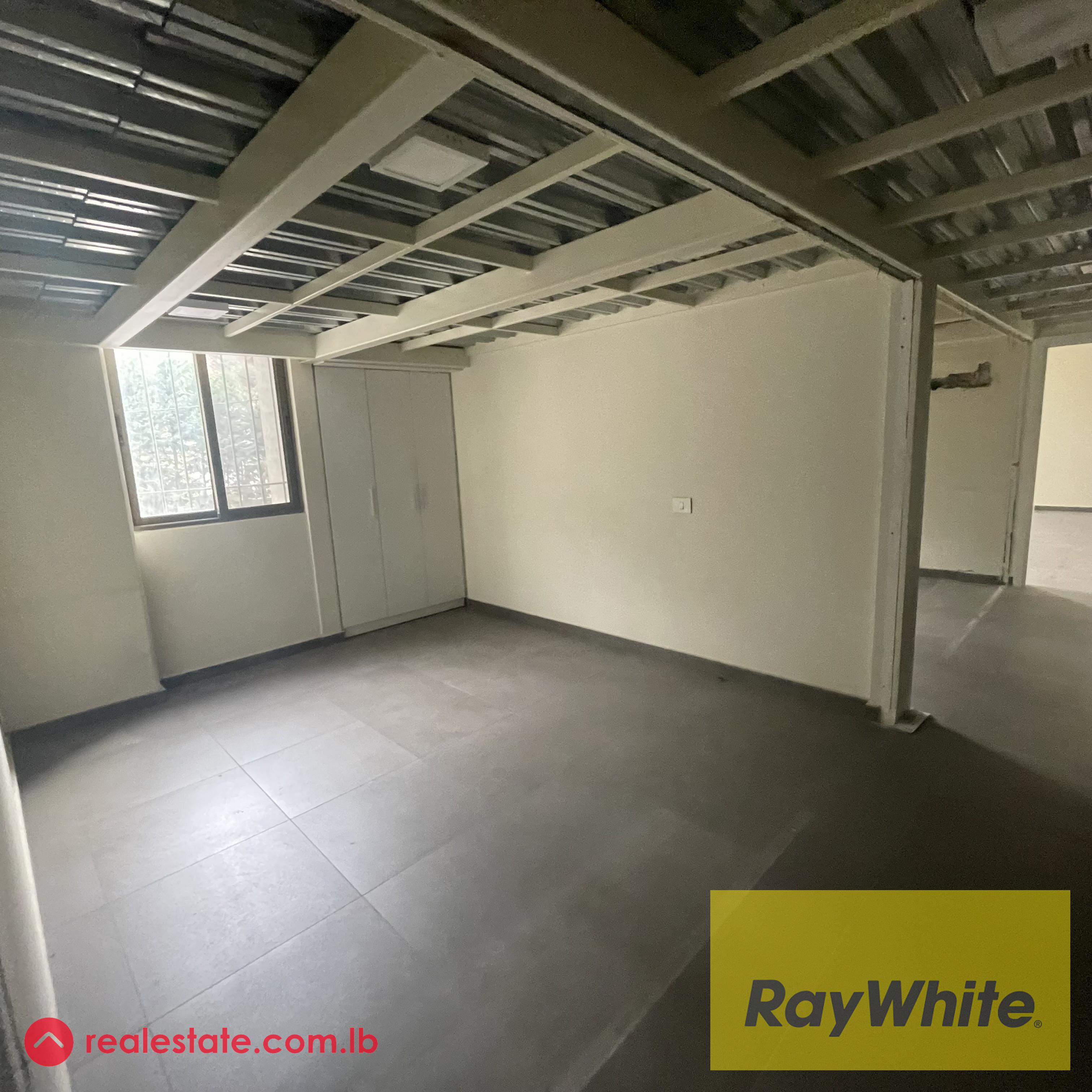 Warehouse for rent in Bsalim