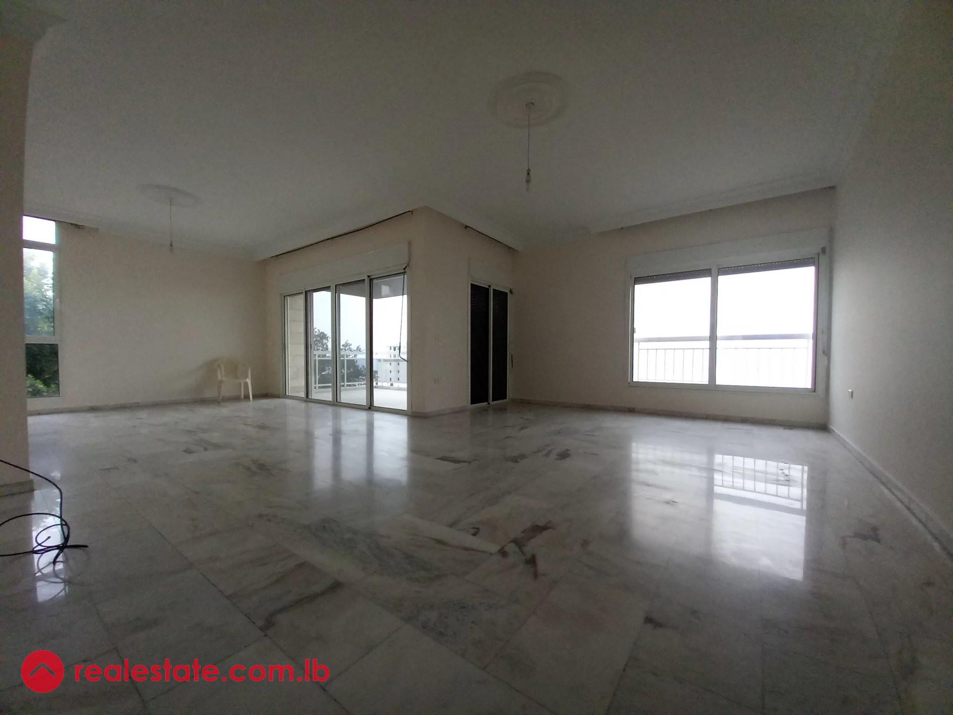 Luxury 250m² Seaside Apartment for Rent in Tabarja