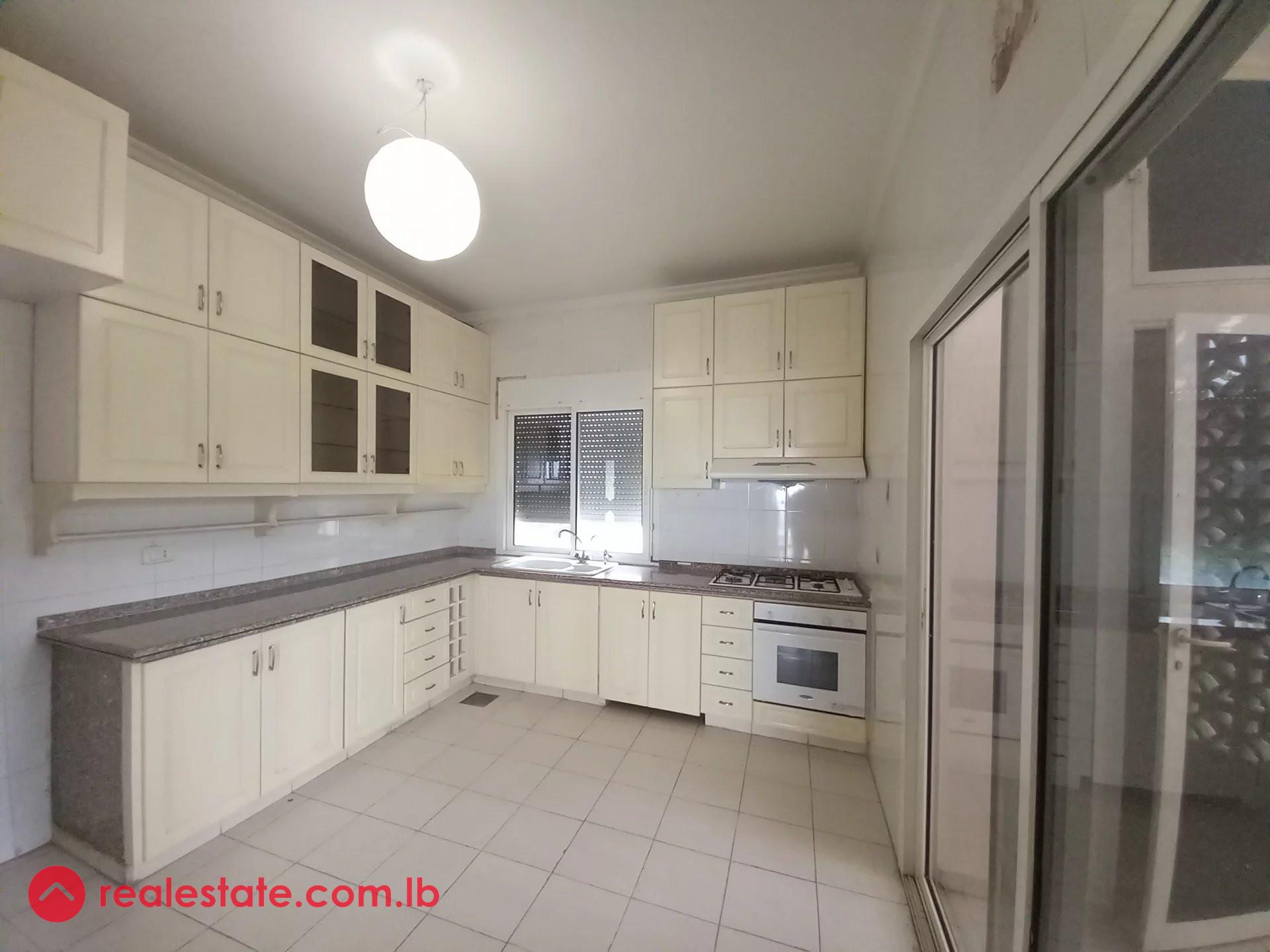 Luxury 250m² Seaside Apartment for Rent in Tabarja