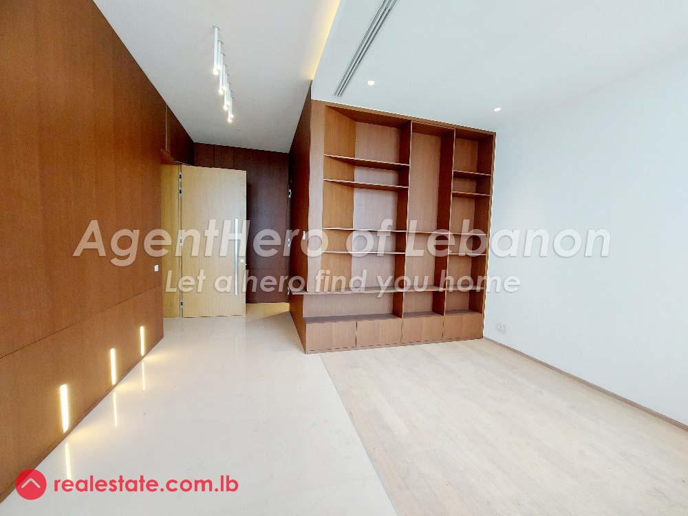High Ceiling | Fully Decorated | Front Sea View