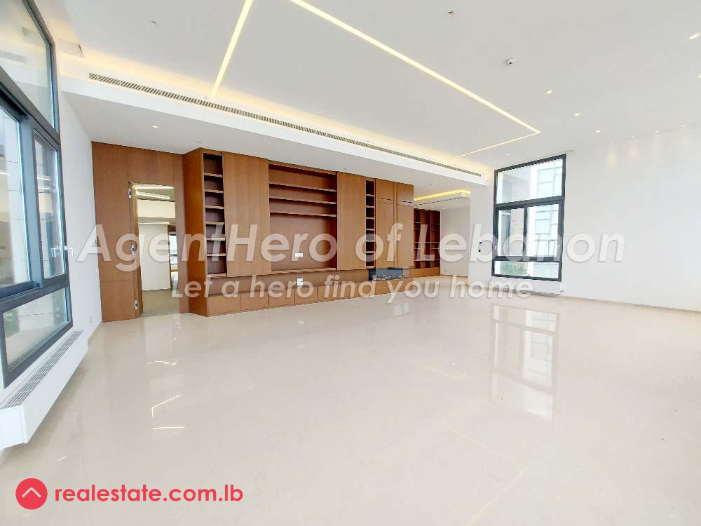 High Ceiling | Fully Decorated | Front Sea View