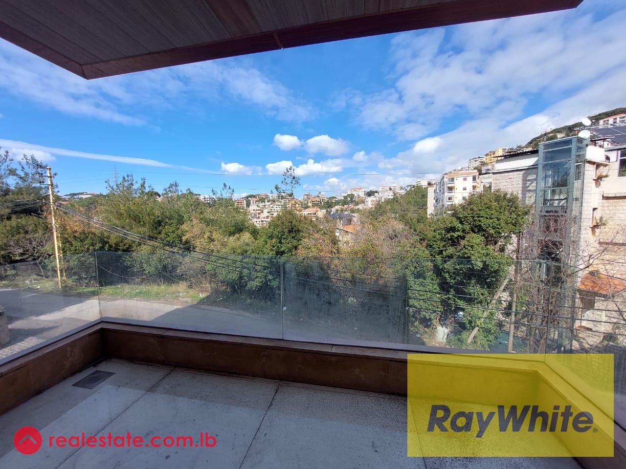 Modern 170 sqm Apartment for Sale in Aatchaneh