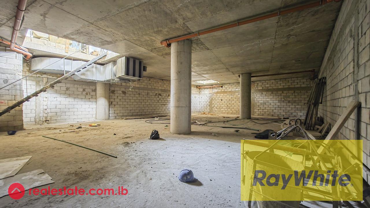 Show room for rent in DownTown