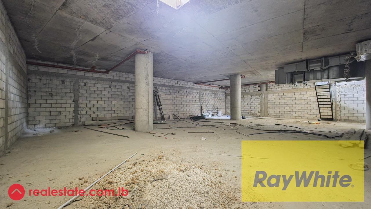Show room for rent in DownTown