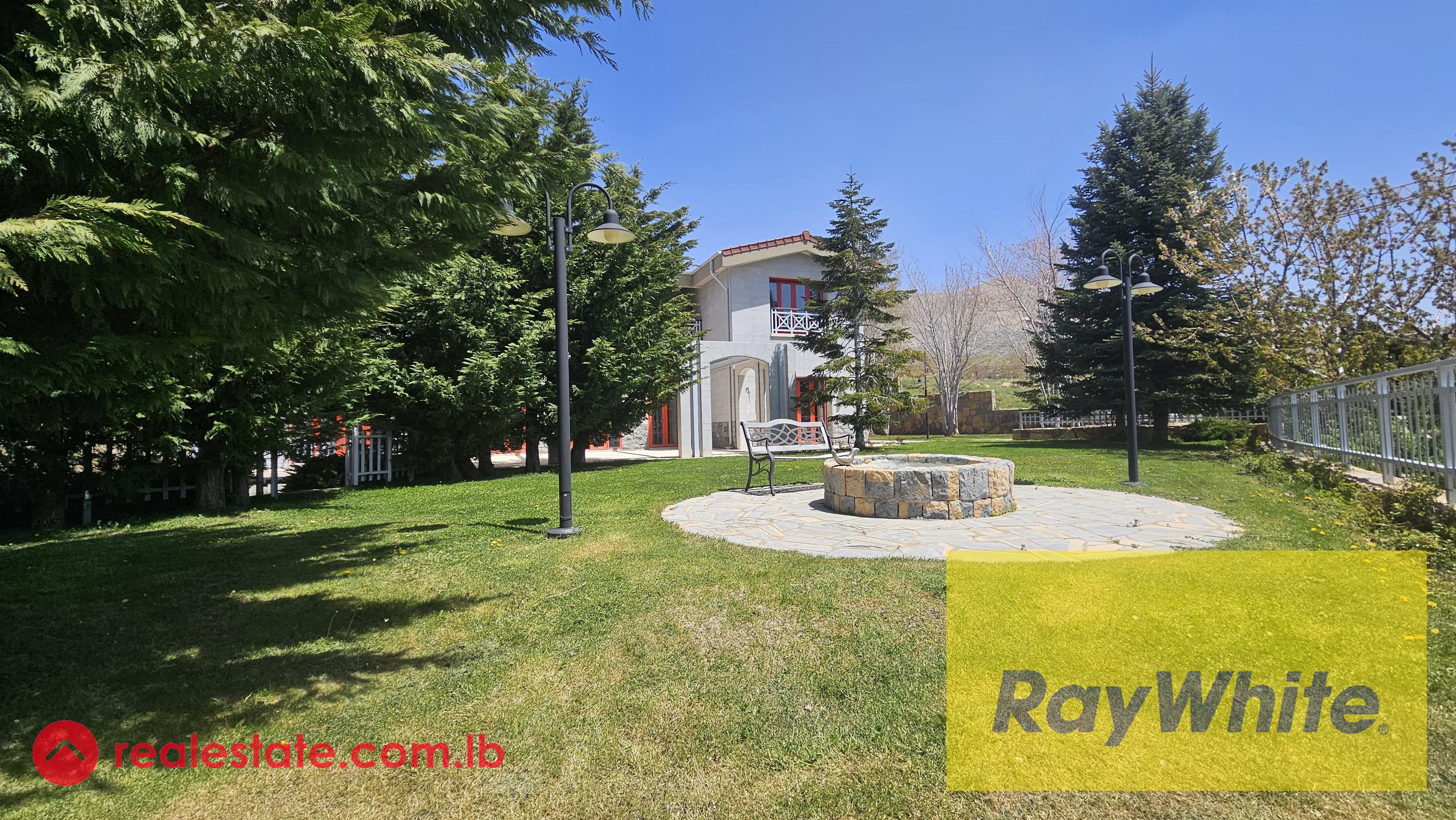 Villa for sale in the heart of faqra club