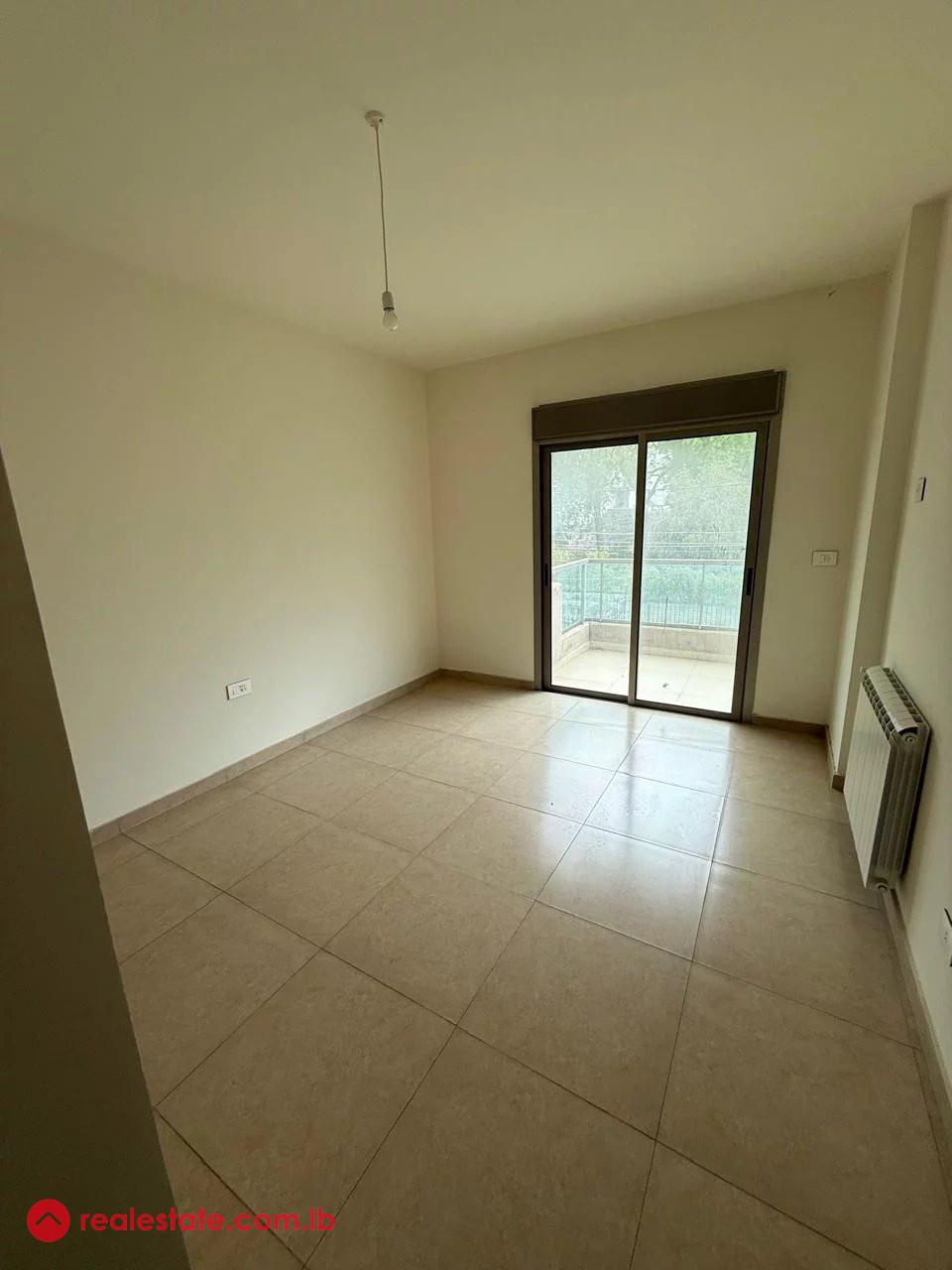 Spacious 3-Bedroom Apartment with Sea View in Ain Aar