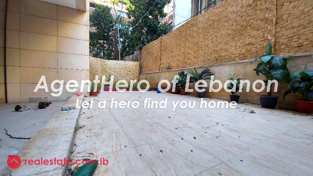Amazing furnished apt with Large Terrace !