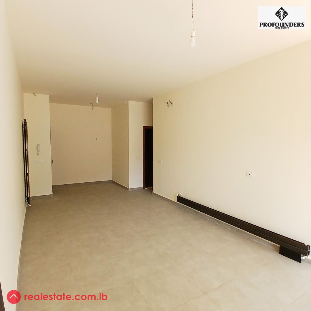 Apartment with Mountain View for Sale in Qennabet Baabdat