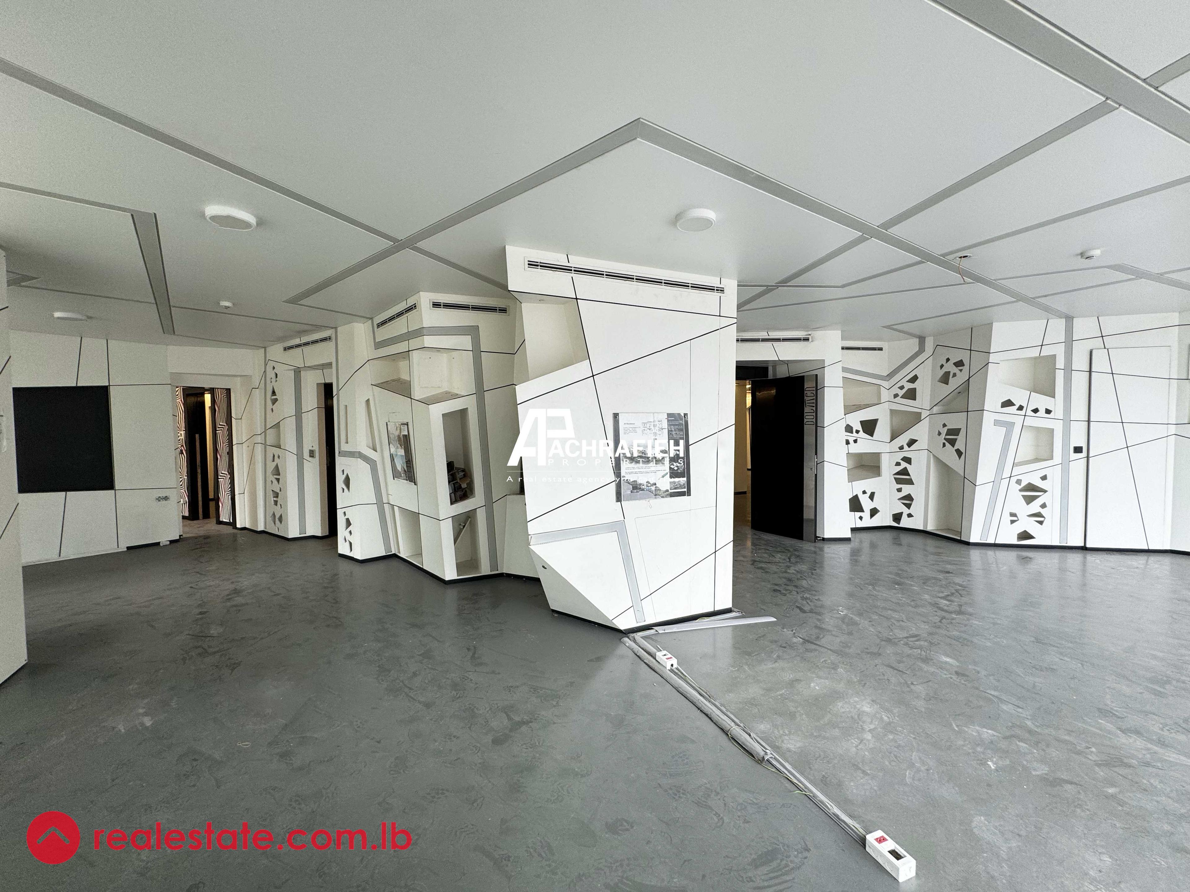 300 Sqm | Office for Rent In Downtown