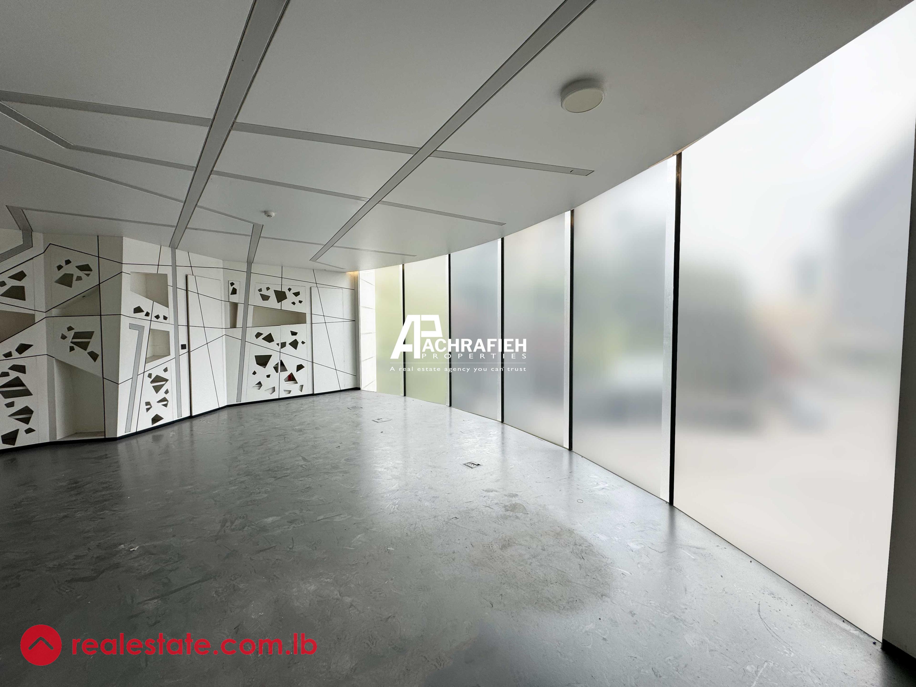 300 Sqm | Office for Rent In Downtown