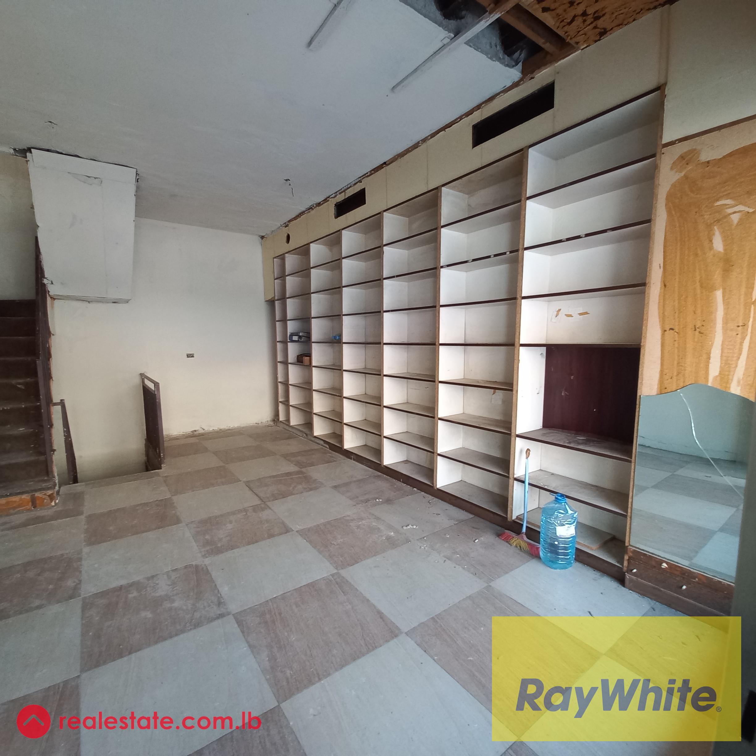 Shop of 3 floors in Jal el Dib for sale