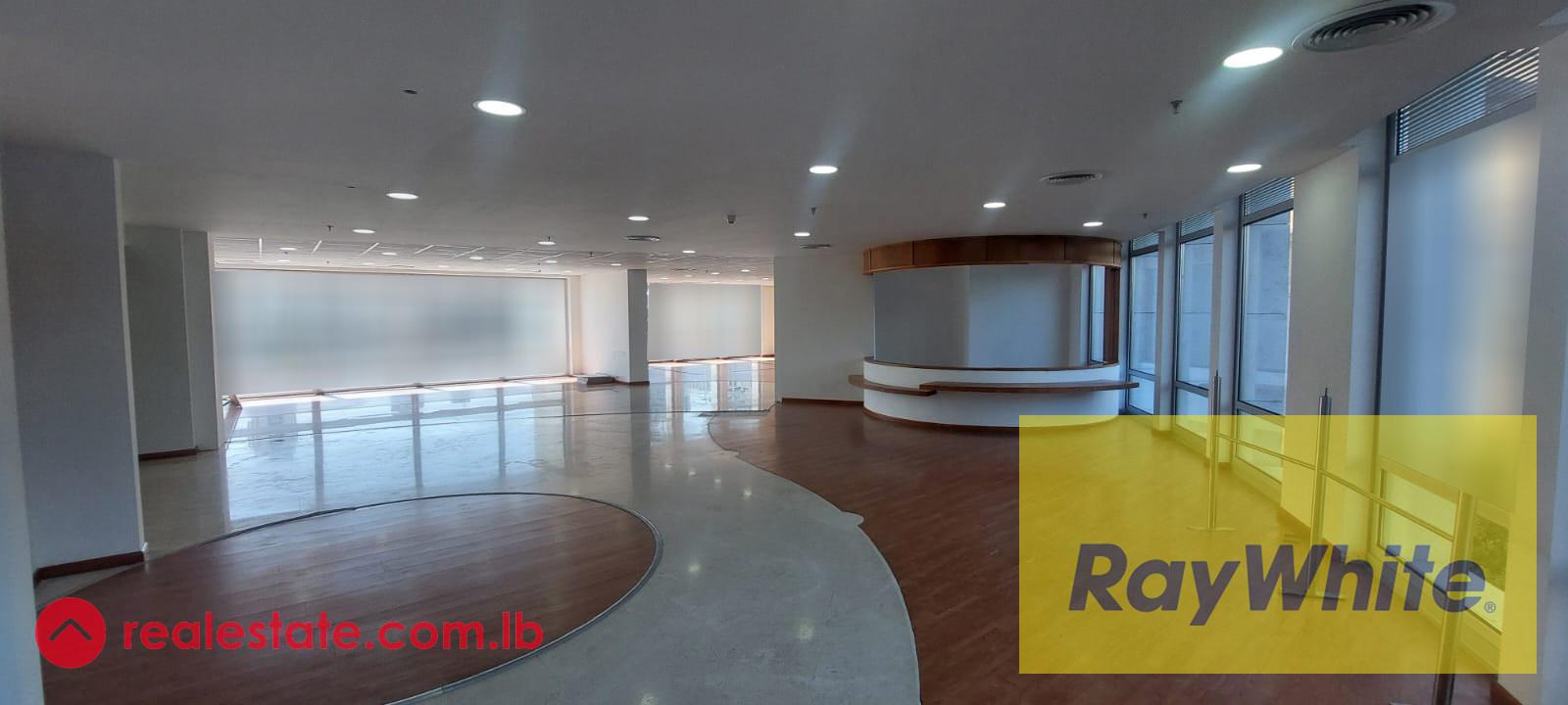 Office for Rent in Downtown – Panoramic Views