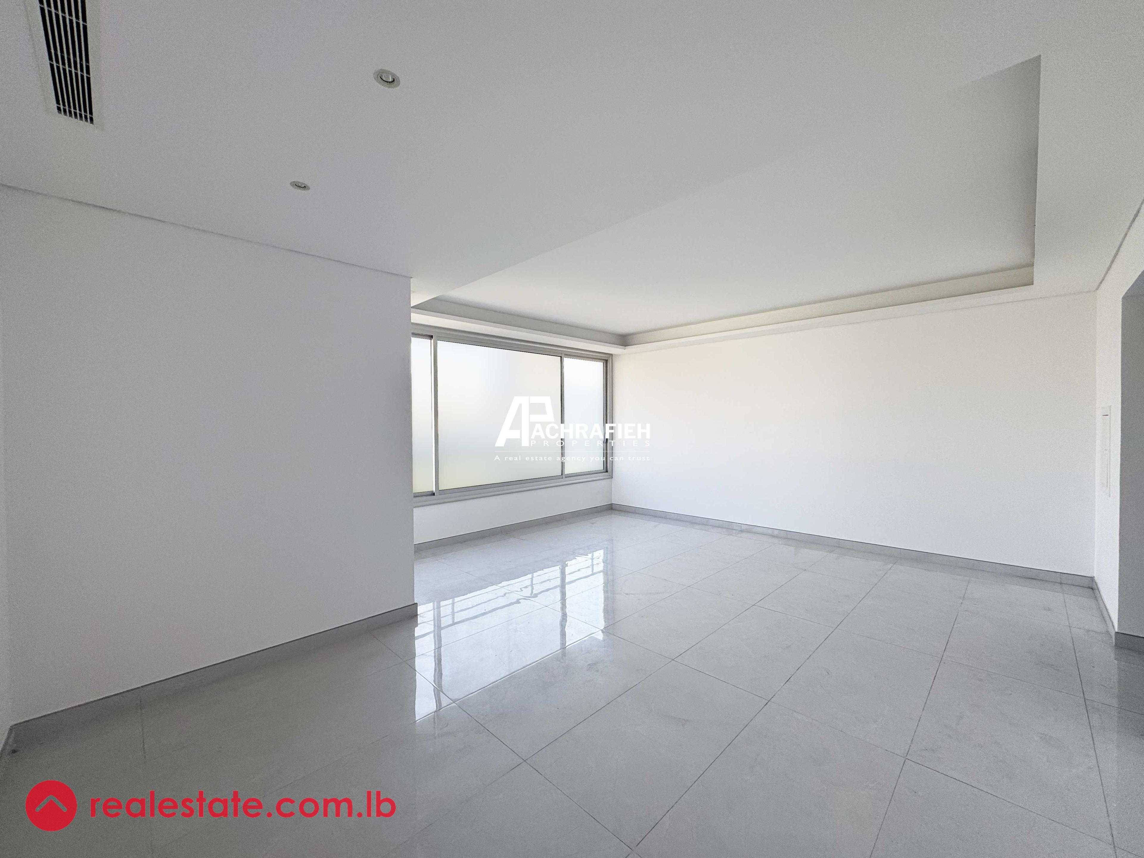 160 Sqm - Apartment For Sale in Achrafieh