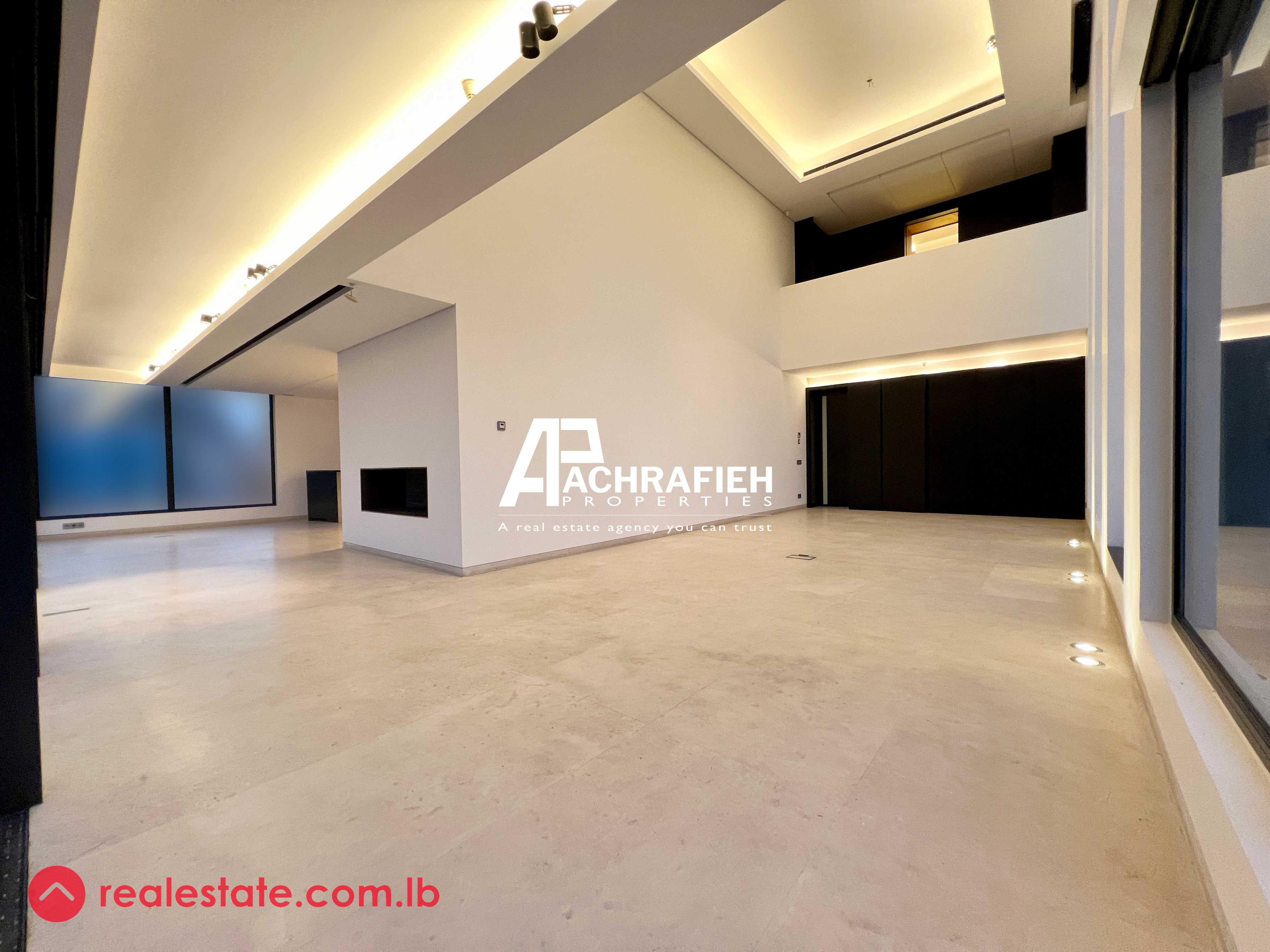 Panoramic Sea/City View | Luxurious Penthouse | For Sale