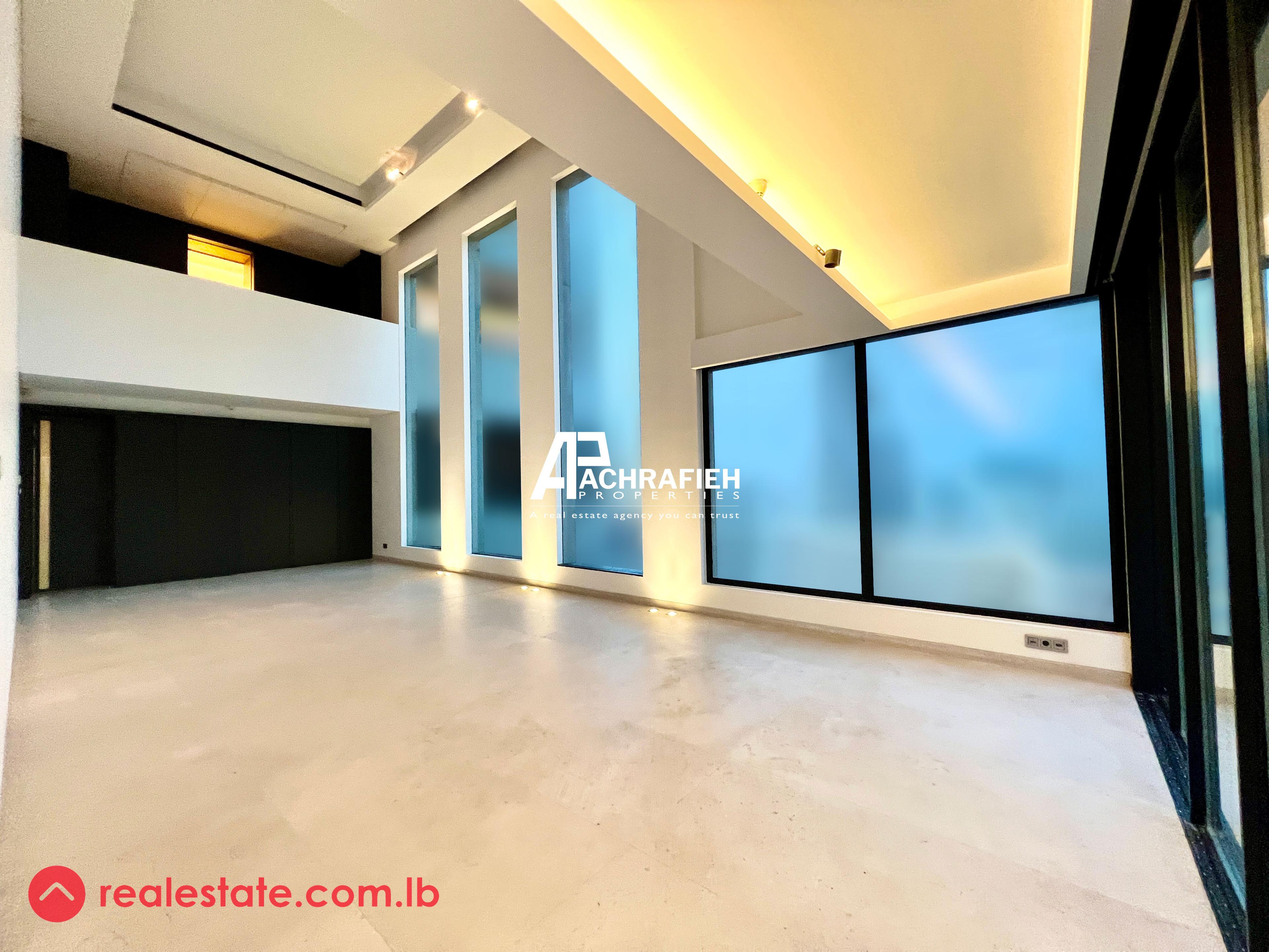 Panoramic Sea/City View | Luxurious Penthouse | For Sale