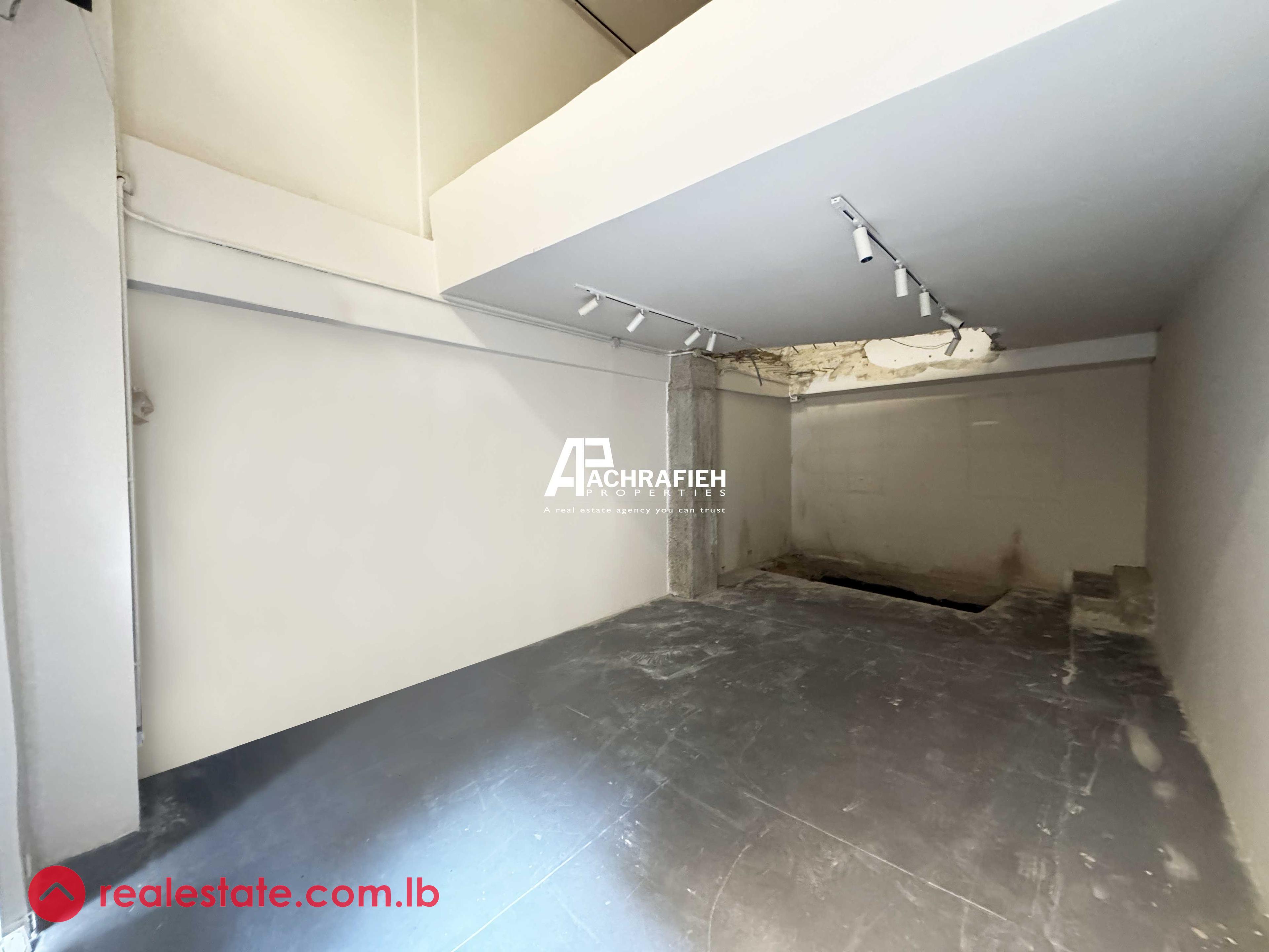 240 Sqm - Shop For Rent in Saifi