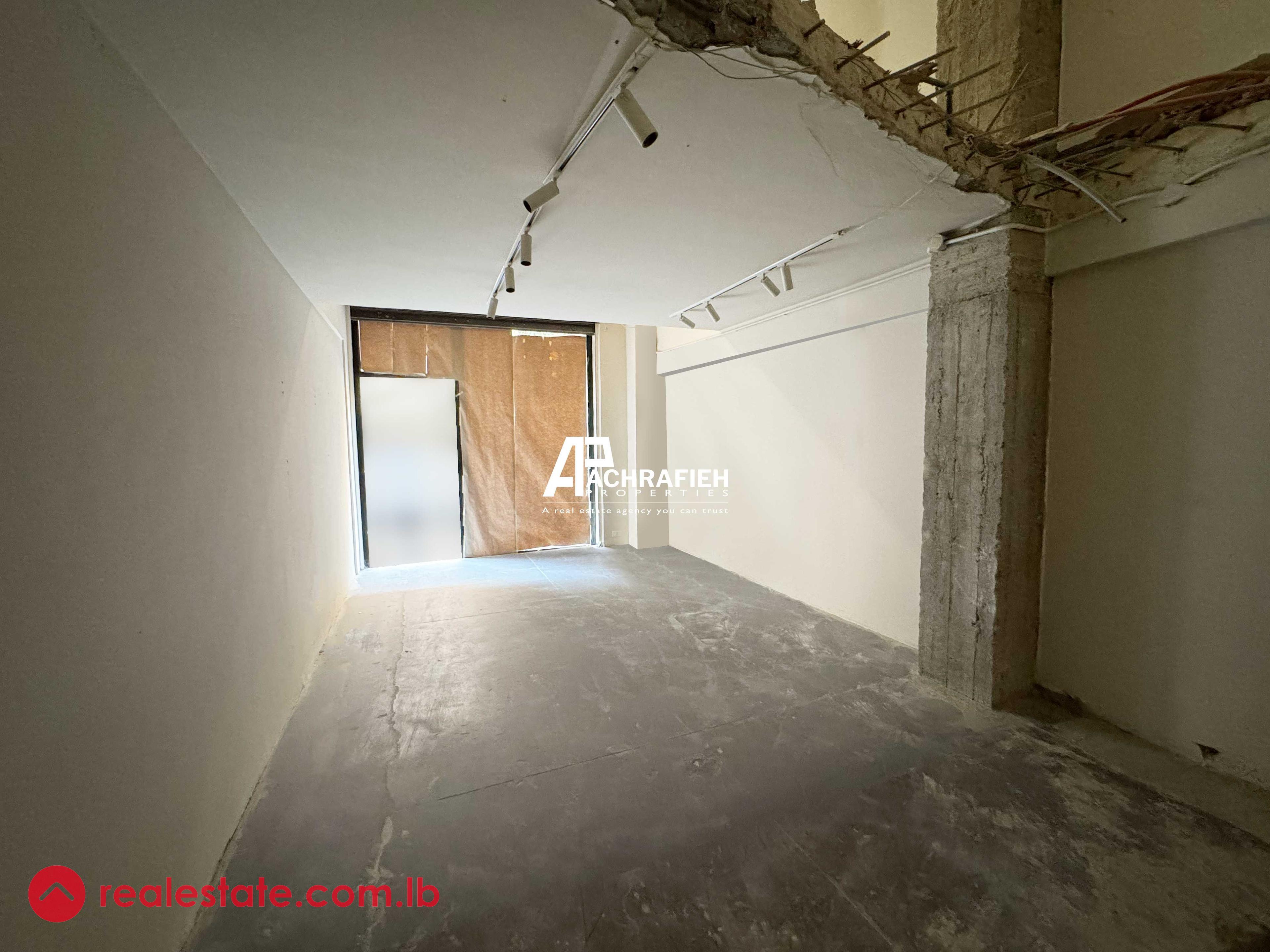 240 Sqm - Shop For Rent in Saifi