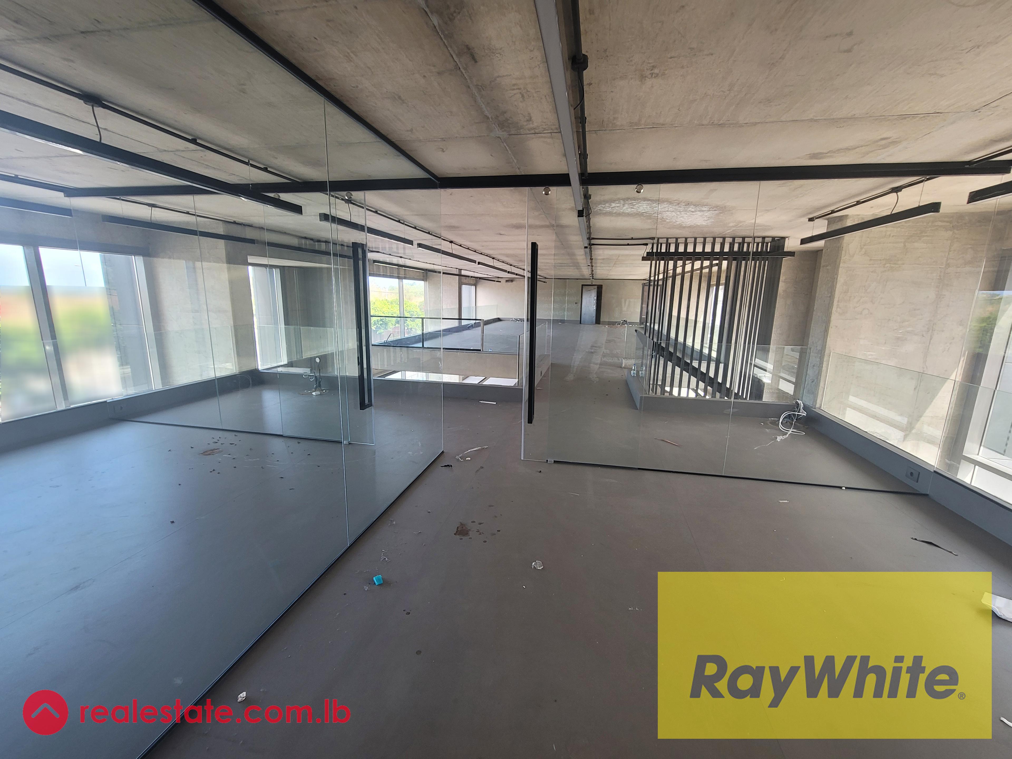 Spacious & Luxurious Showroom For Rent In Dbayeh