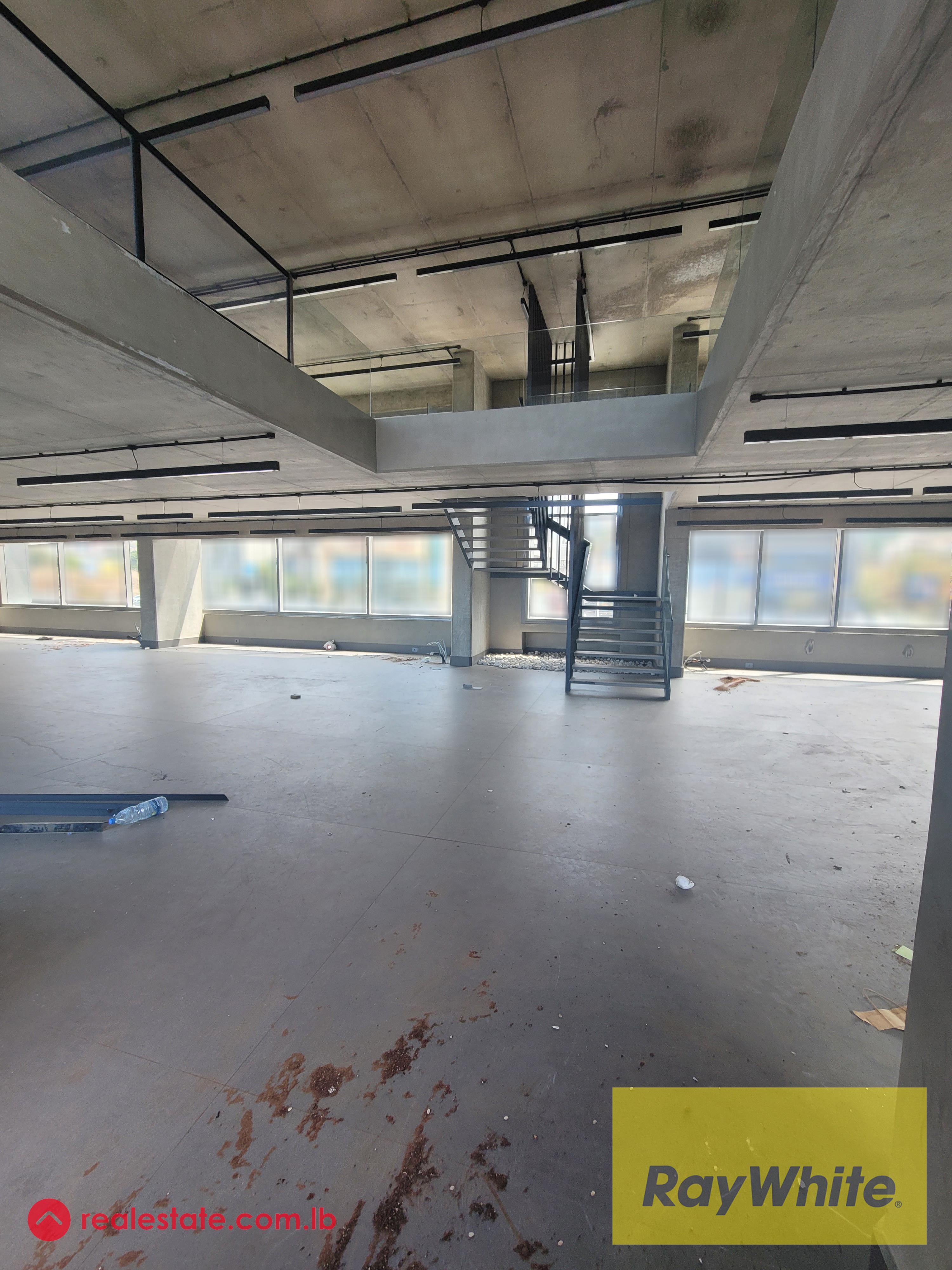 Spacious & Luxurious Showroom For Rent In Dbayeh