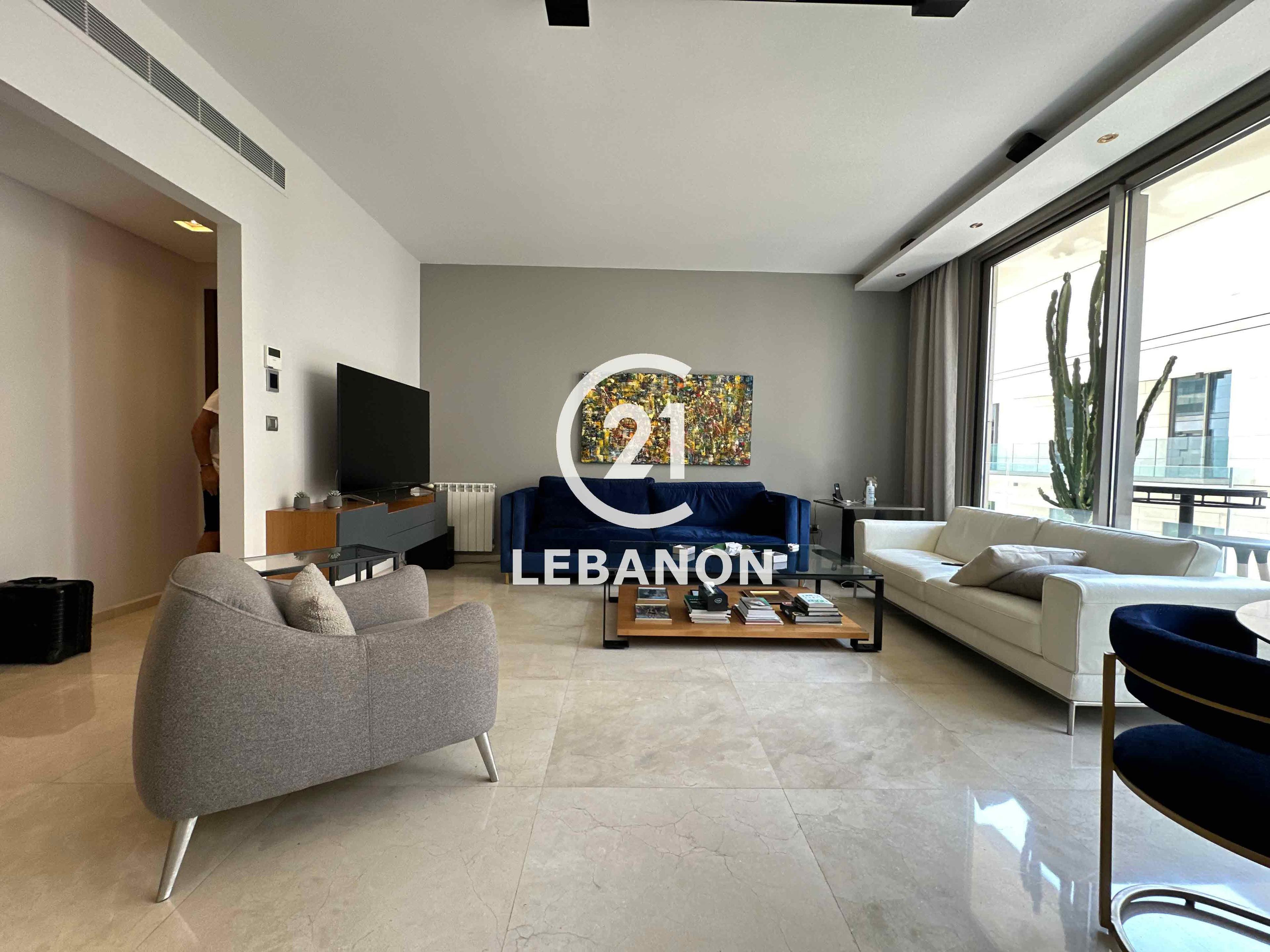 180 sqm Apartment for Sale In an Excellent Condition