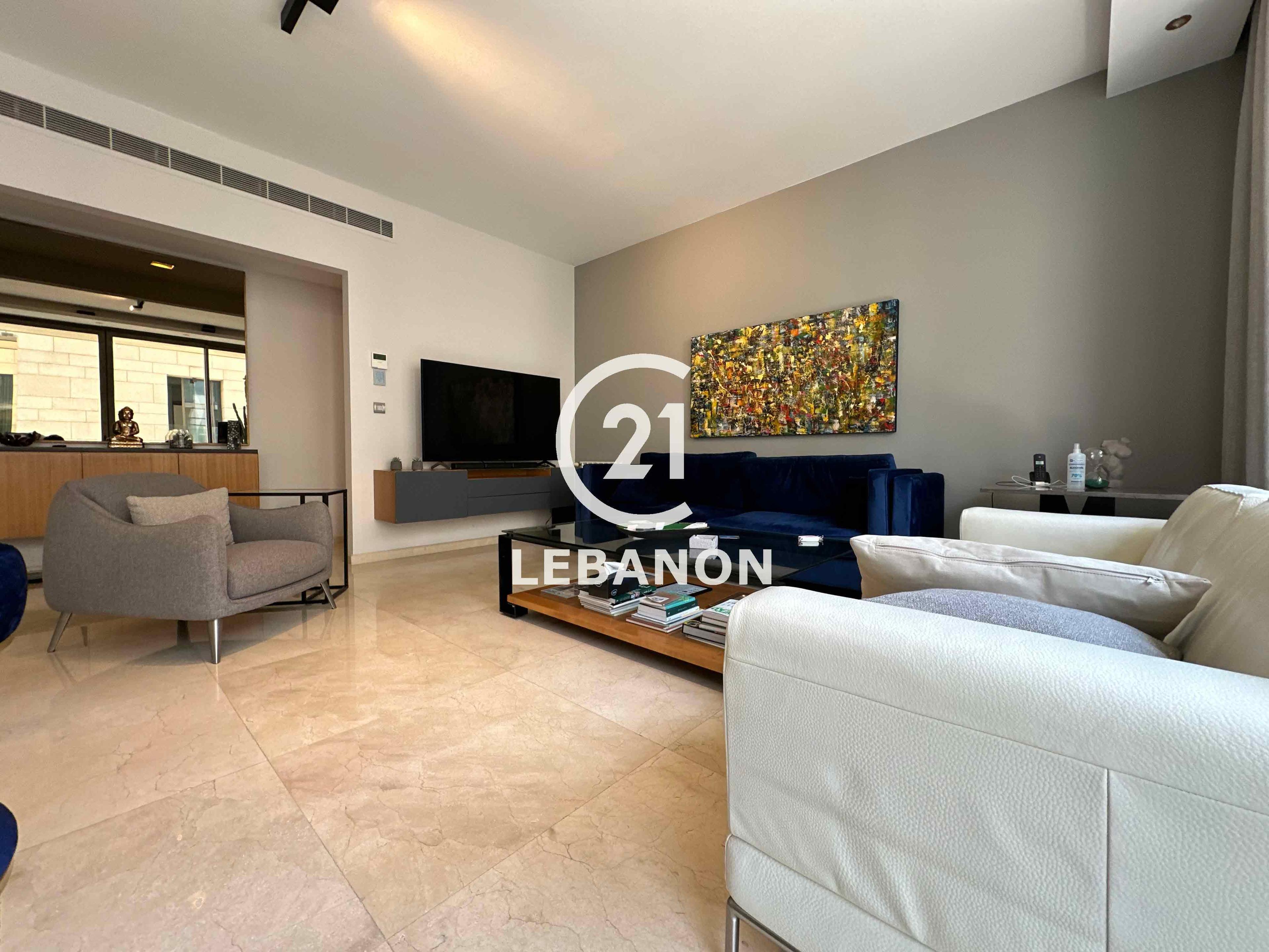 180 sqm Apartment for Sale In an Excellent Condition