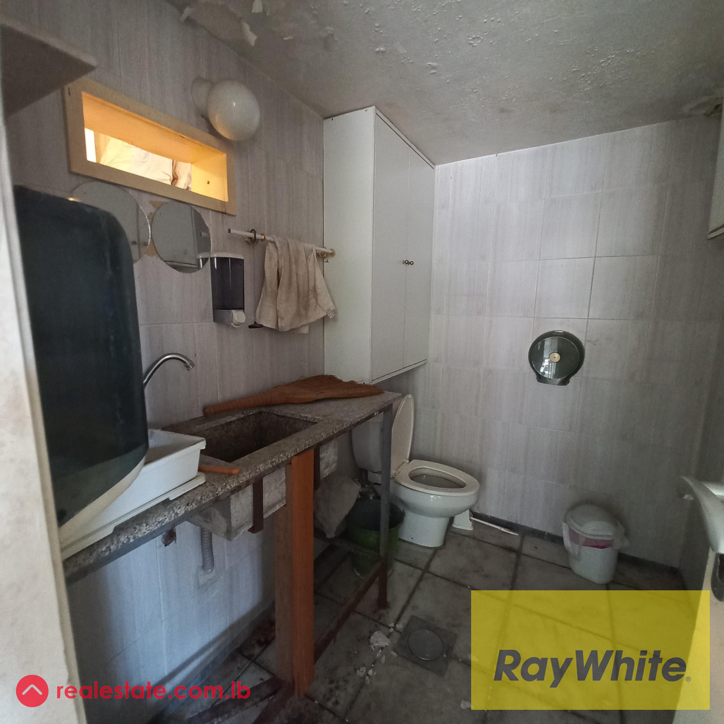 Ground floor Furnished office + 120sqm for rent in Jal el dib