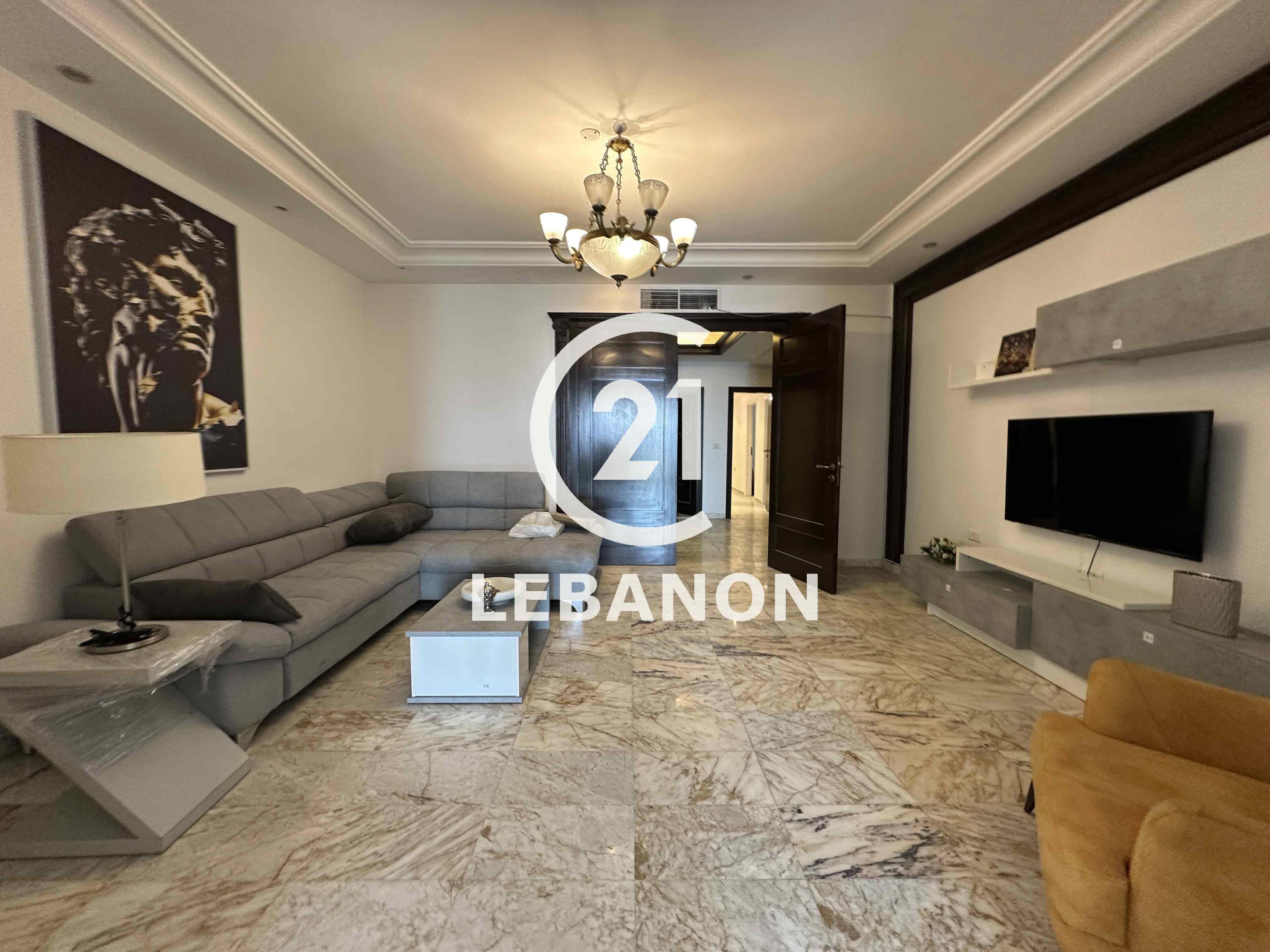 Spacious 300 sqm Apartment for rent with an open sea view