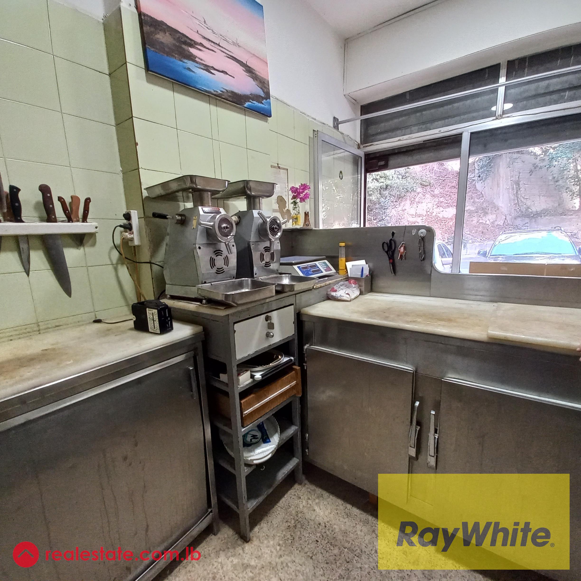 Fully eqquiped Butcher s shop in Zalka for rent