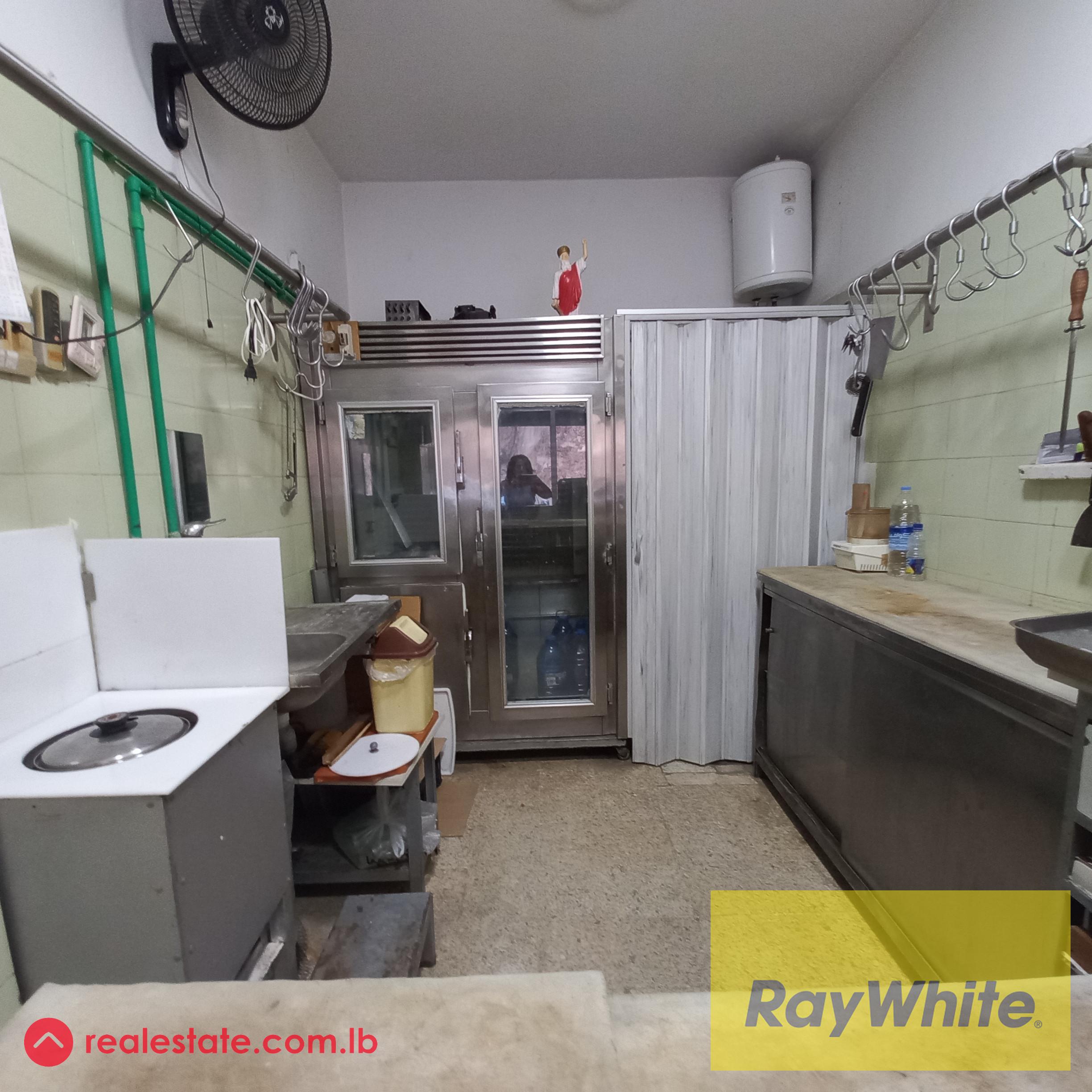 Fully eqquiped Butcher s shop in Zalka for rent