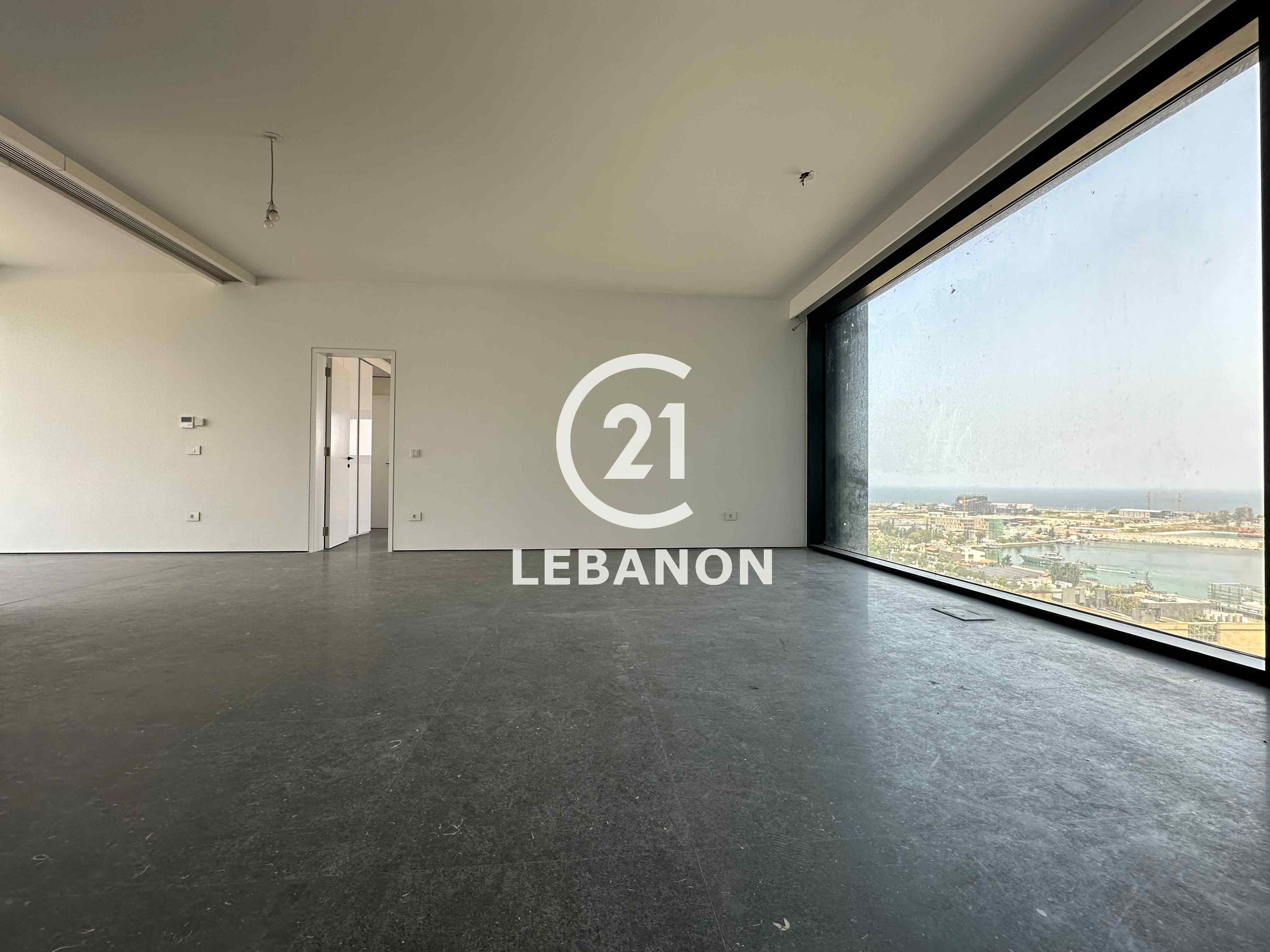 Beautiful 180 sqm Apartment For Rent with a Sea View