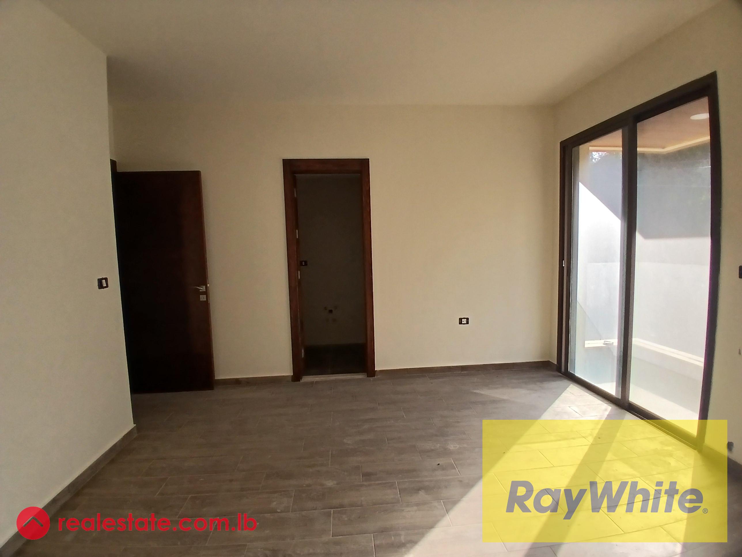 Apartment +Roof For Sale In Ain Aar