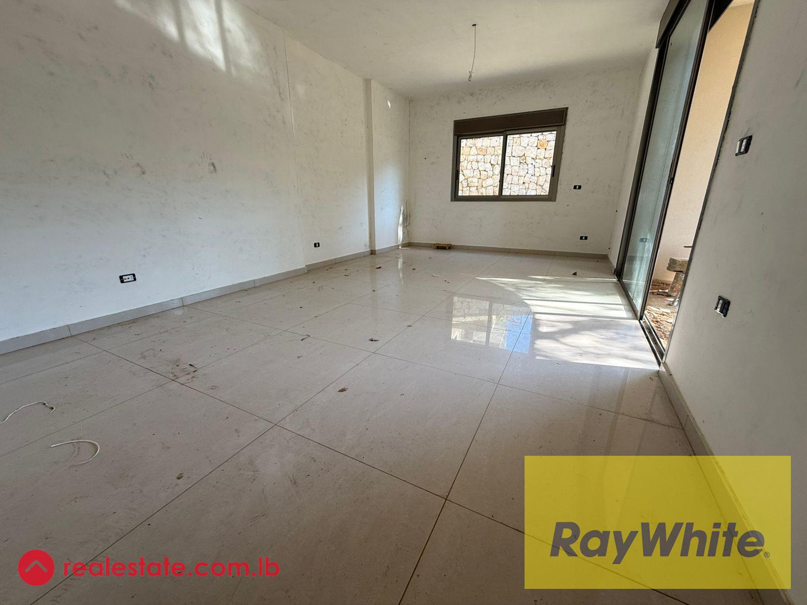 Apartment with Terrace & Mountain Views For Rent In Ain Aalaq