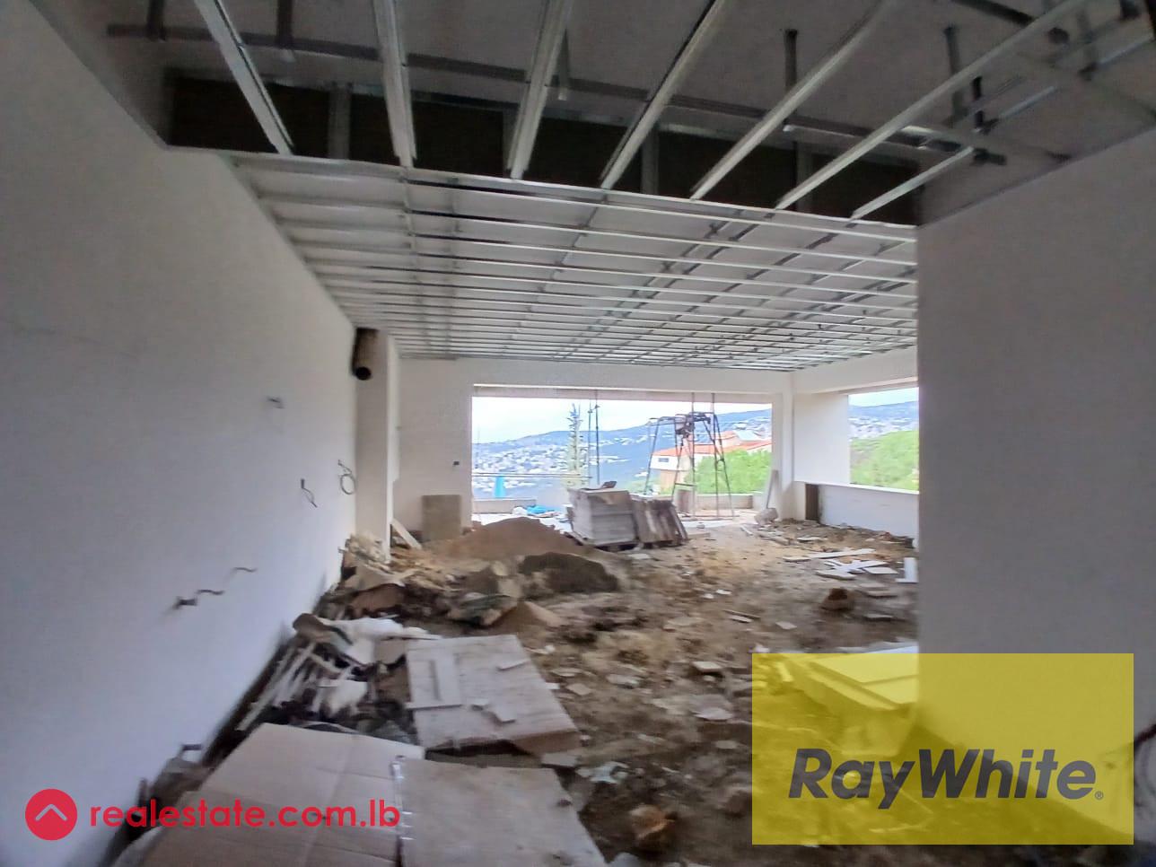 Apartment For Sale In Qornet El Hamra