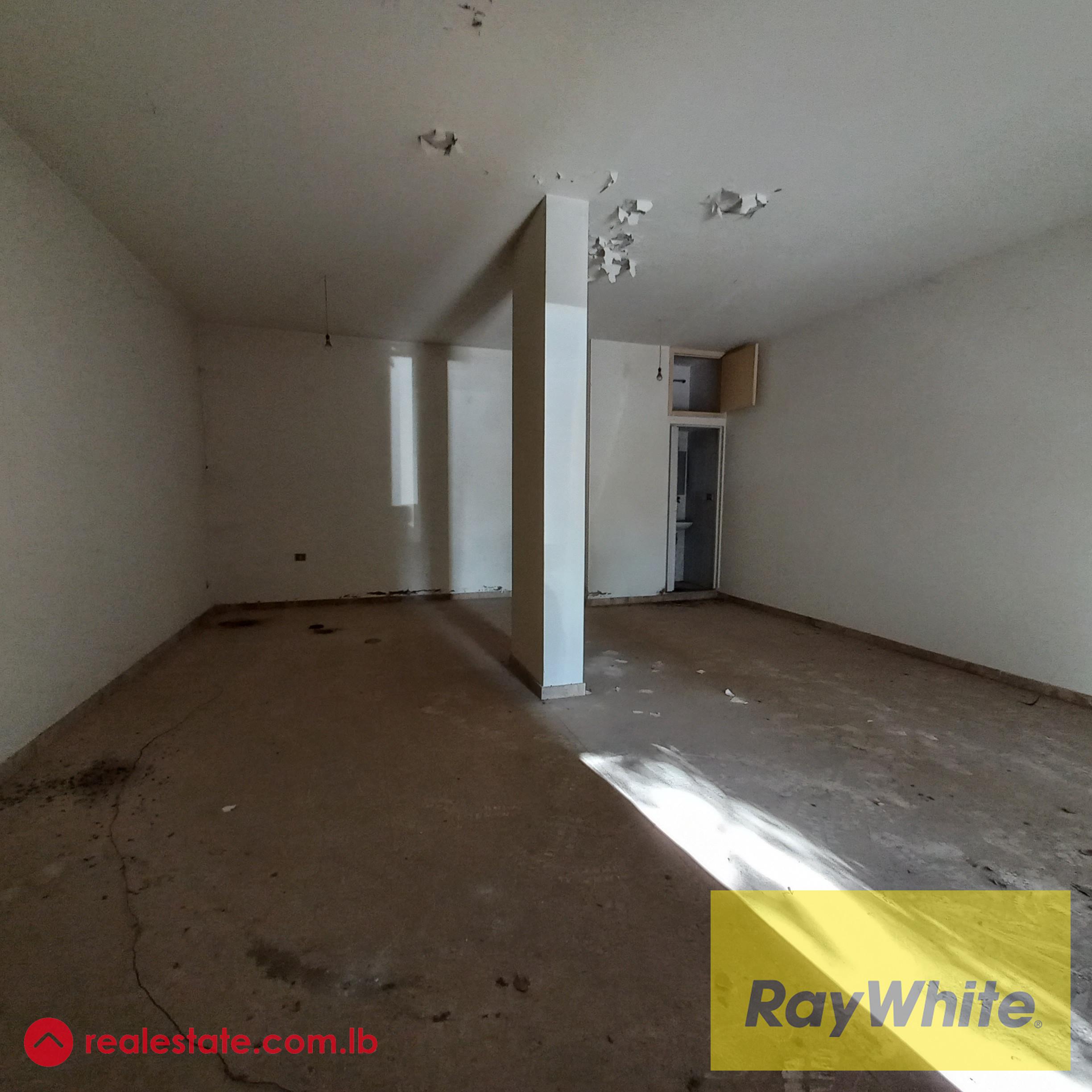 Shop of 60sqm with 2 doors in Antelias For Sale