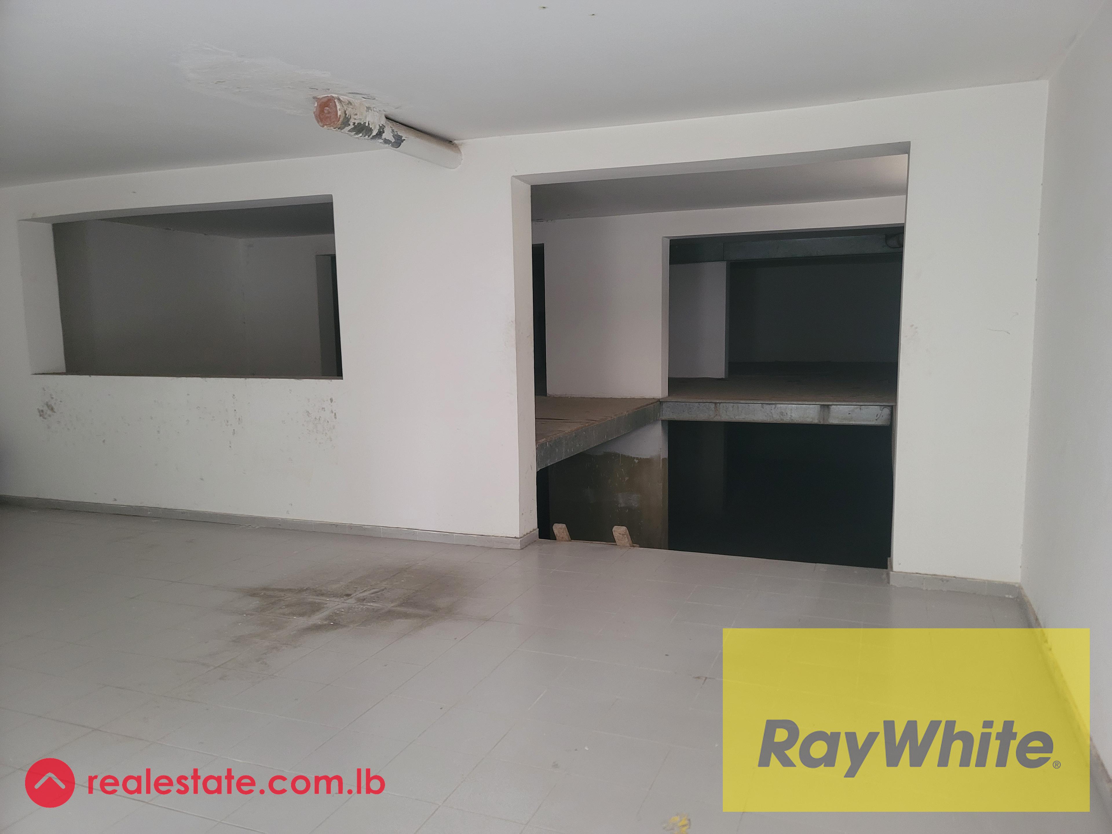 Warehouse / Shop for Sale in Dekwaneh