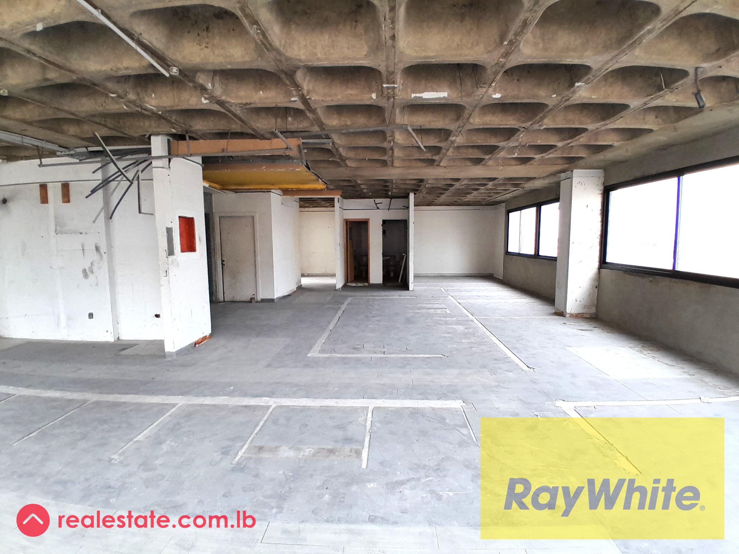 Office for Sale – 200 sqm | Sea View High Floor