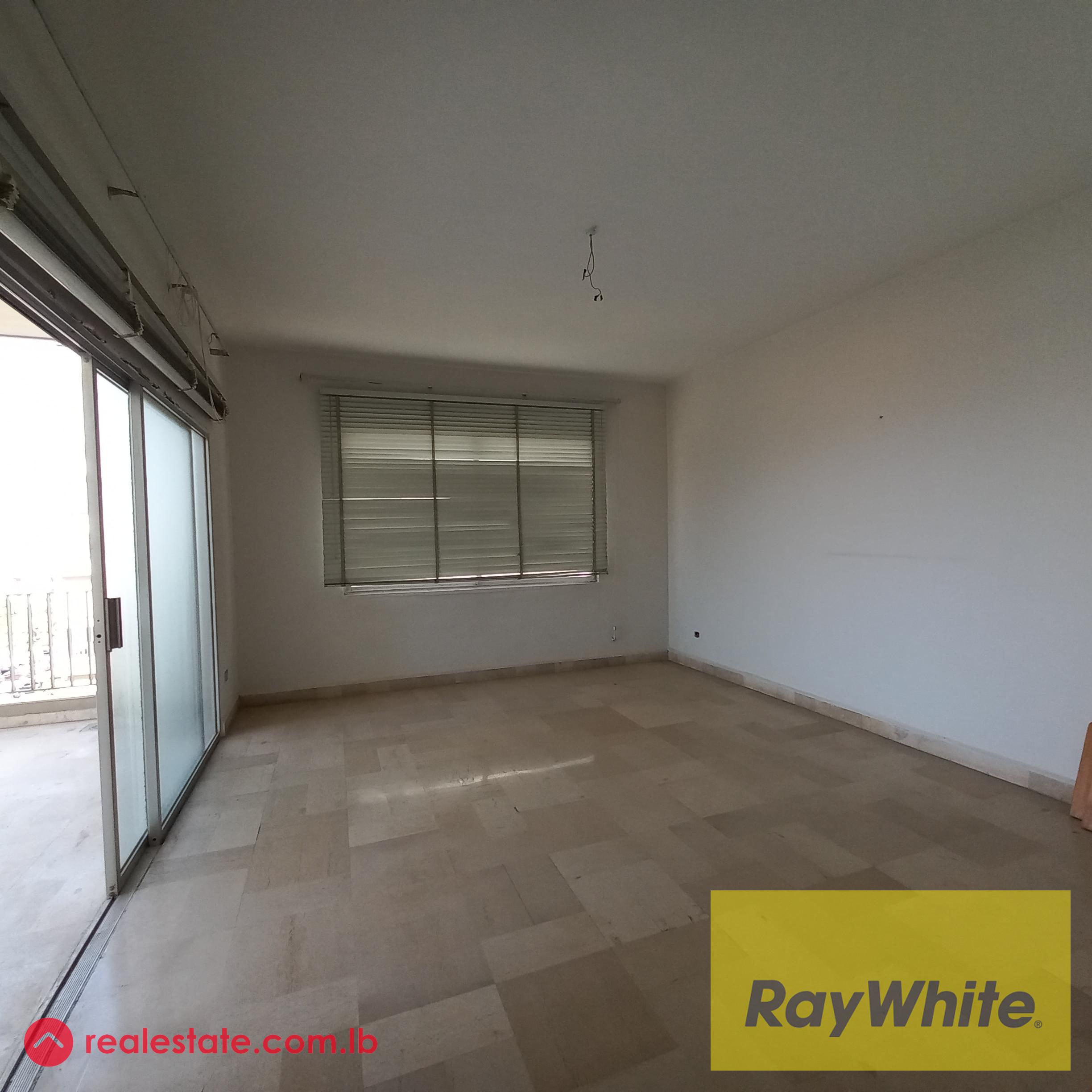Office of 270sqm in Jal el dib for rent
