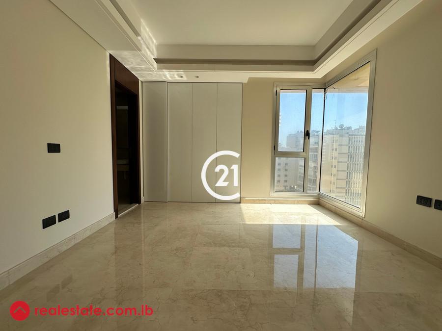 280 sqm Apartment For Rent with an Open View