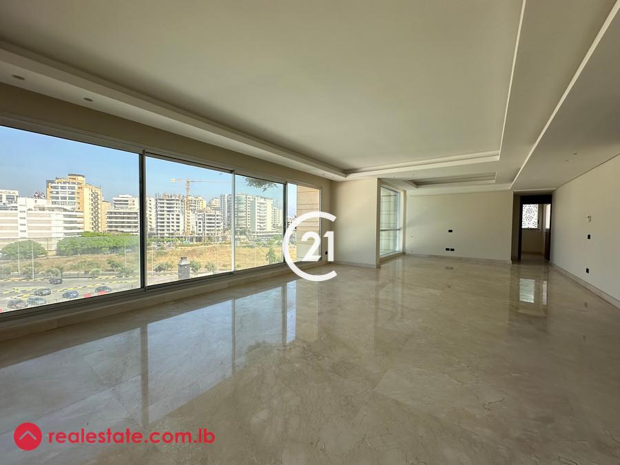 280 sqm Apartment For Rent with an Open View