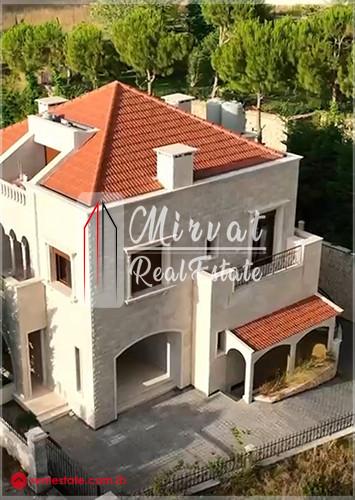 Dhour Al-AbediyehlVilla With Garden and Stunning Views