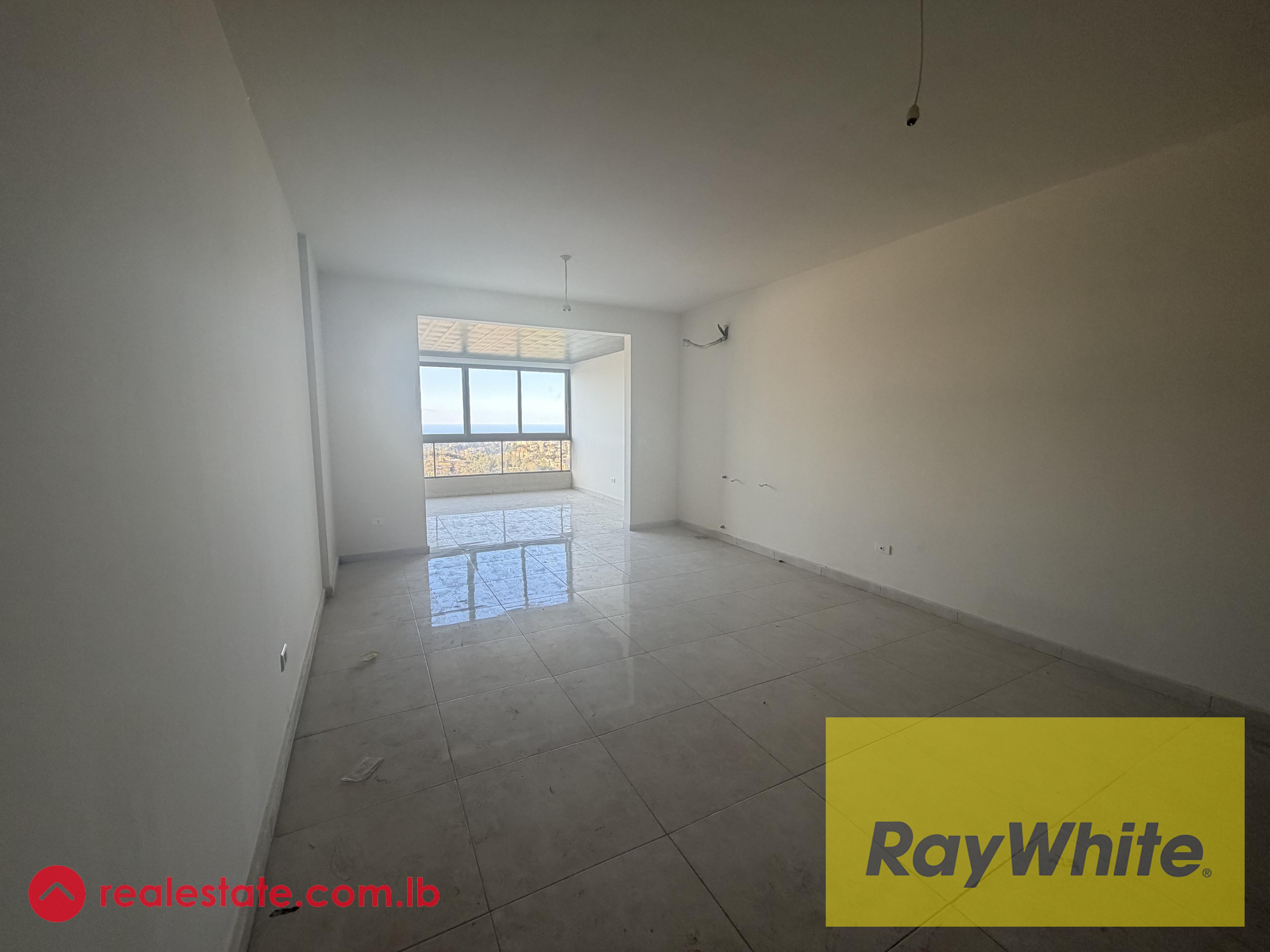 Apartment for Sale In Qornet El Hamra