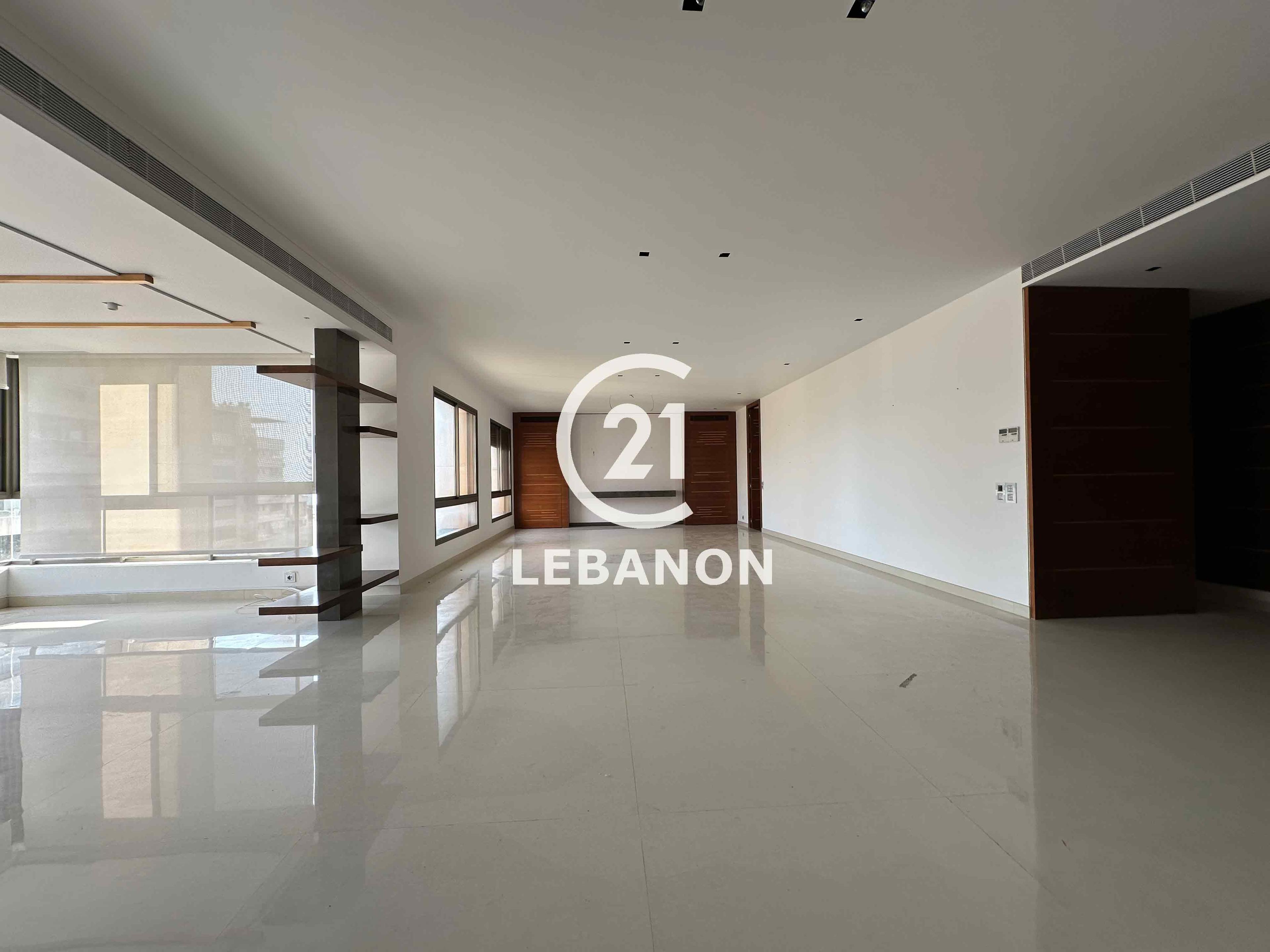 380 sqm Apartment For Rent with an Open View