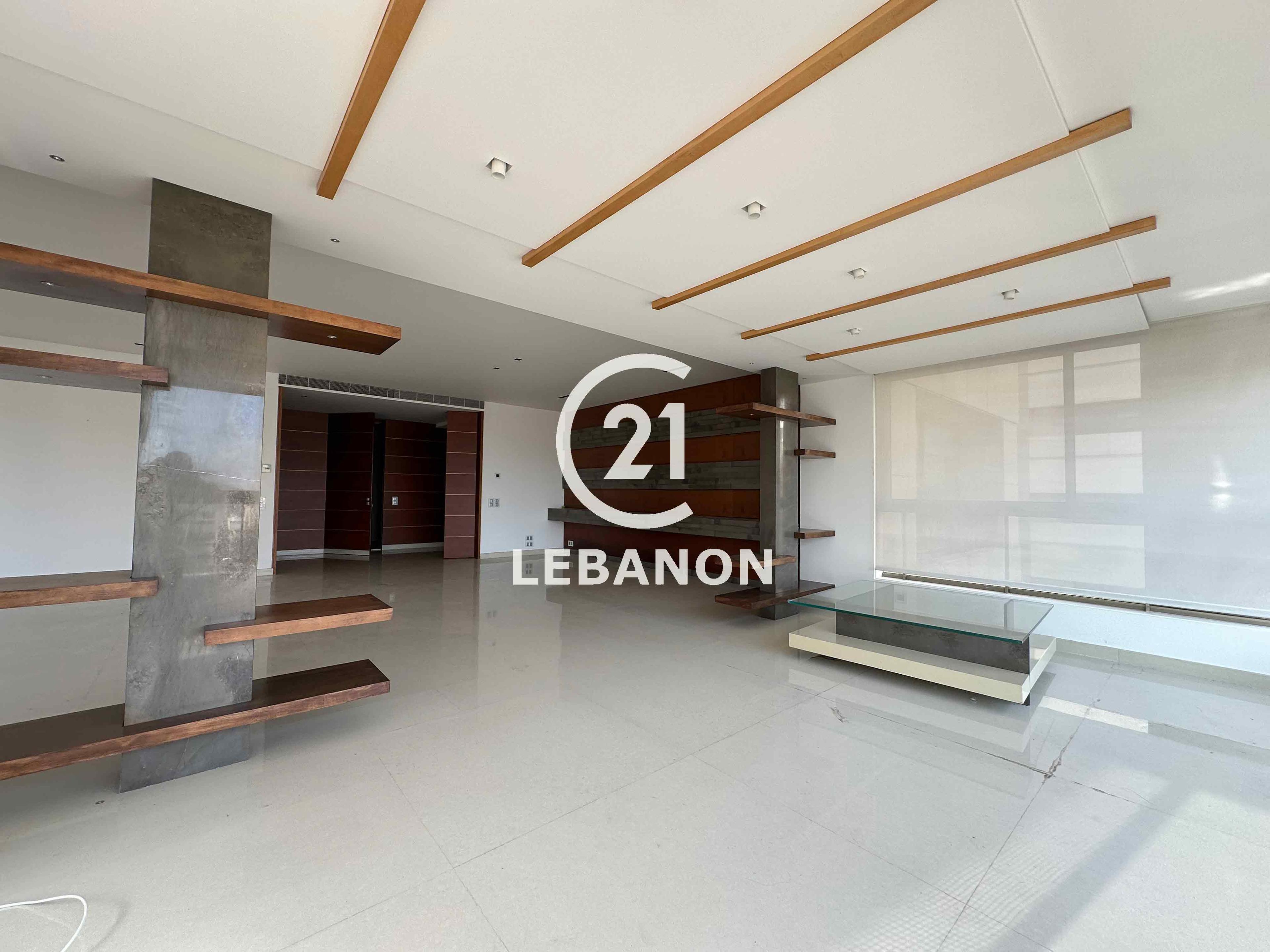 380 sqm Apartment For Rent with an Open View