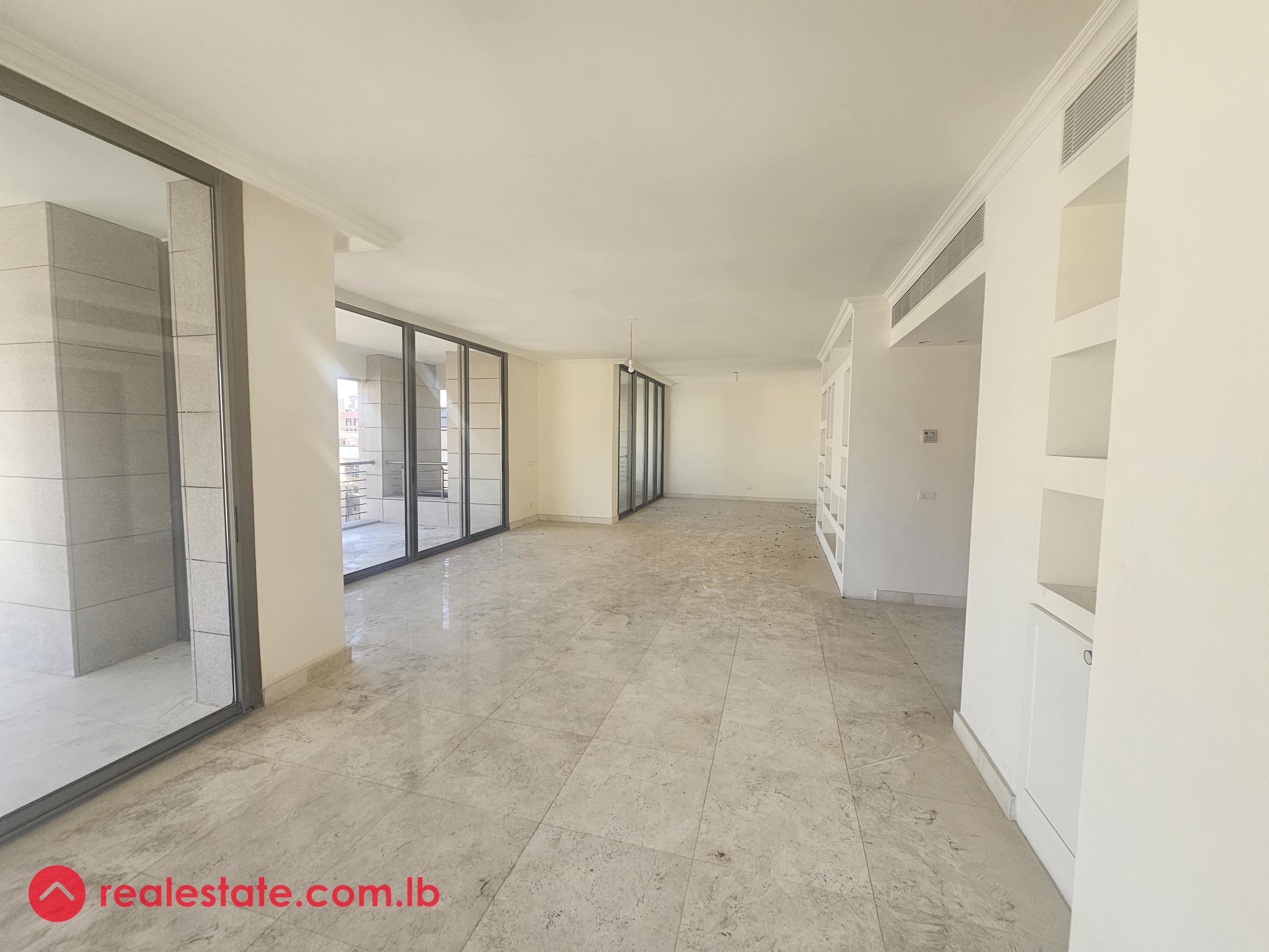 High Floor Three bedroom apartment in Clemenceau