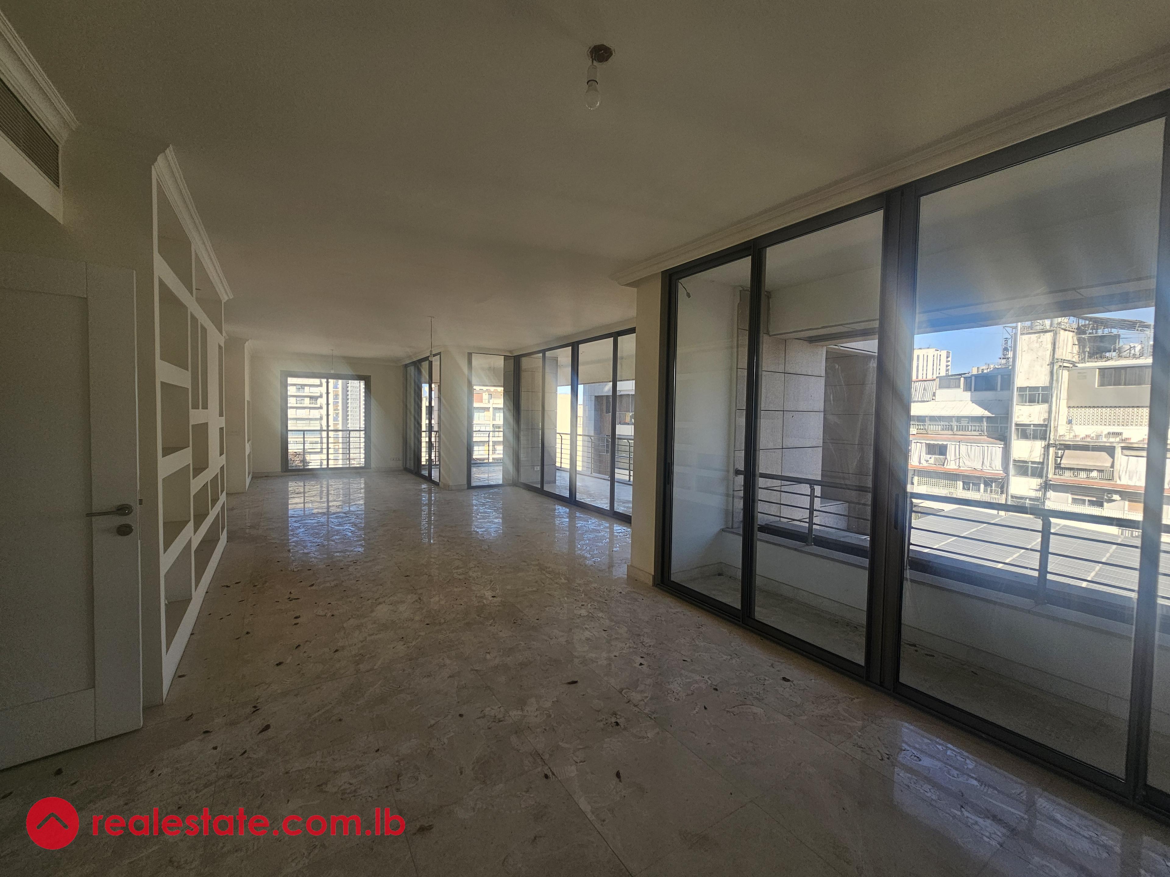 High Floor Three bedroom apartment in Clemenceau