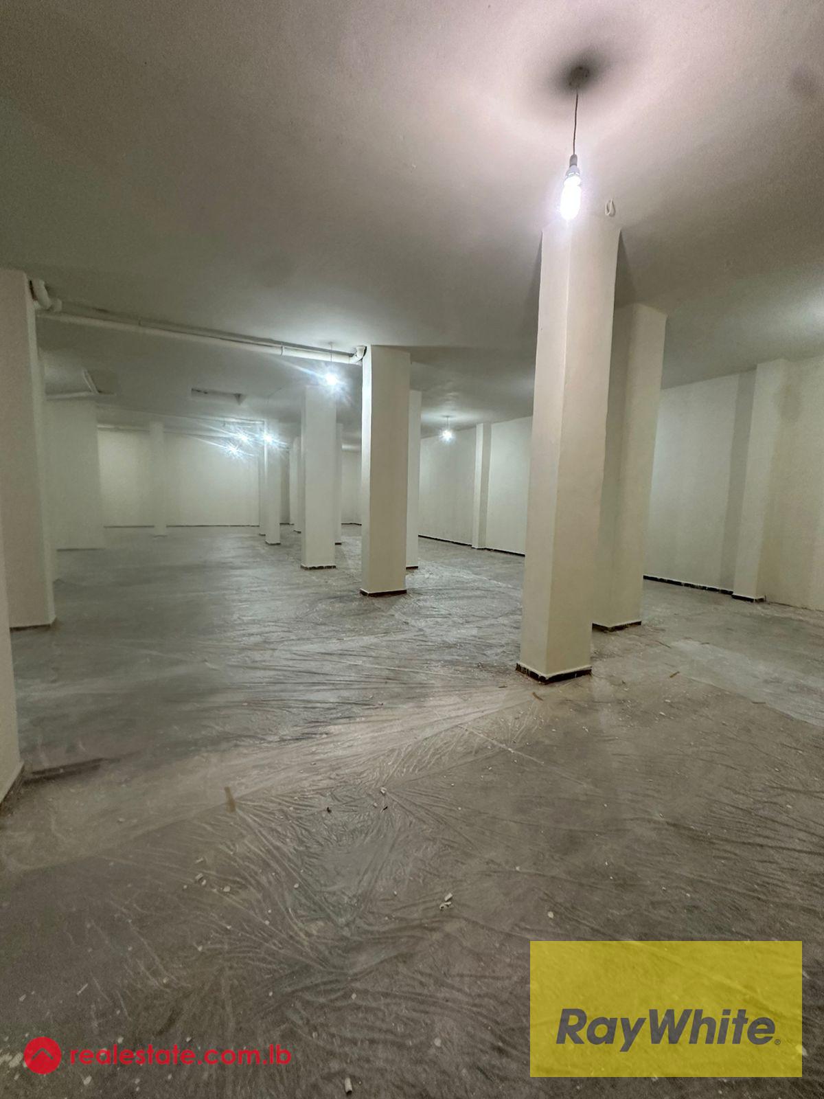 Warehouse for Sale In Awkar