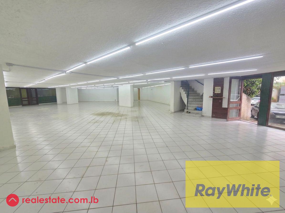 600m² Showroom for Rent in Mtayleb – Main Road