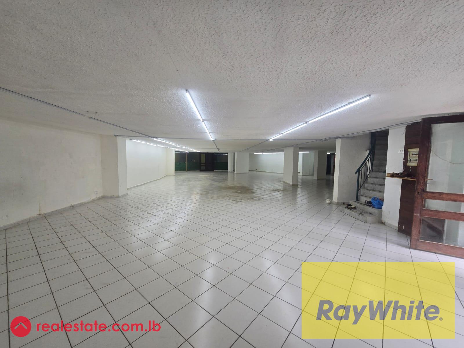 600m² Showroom for Rent in Mtayleb – Main Road